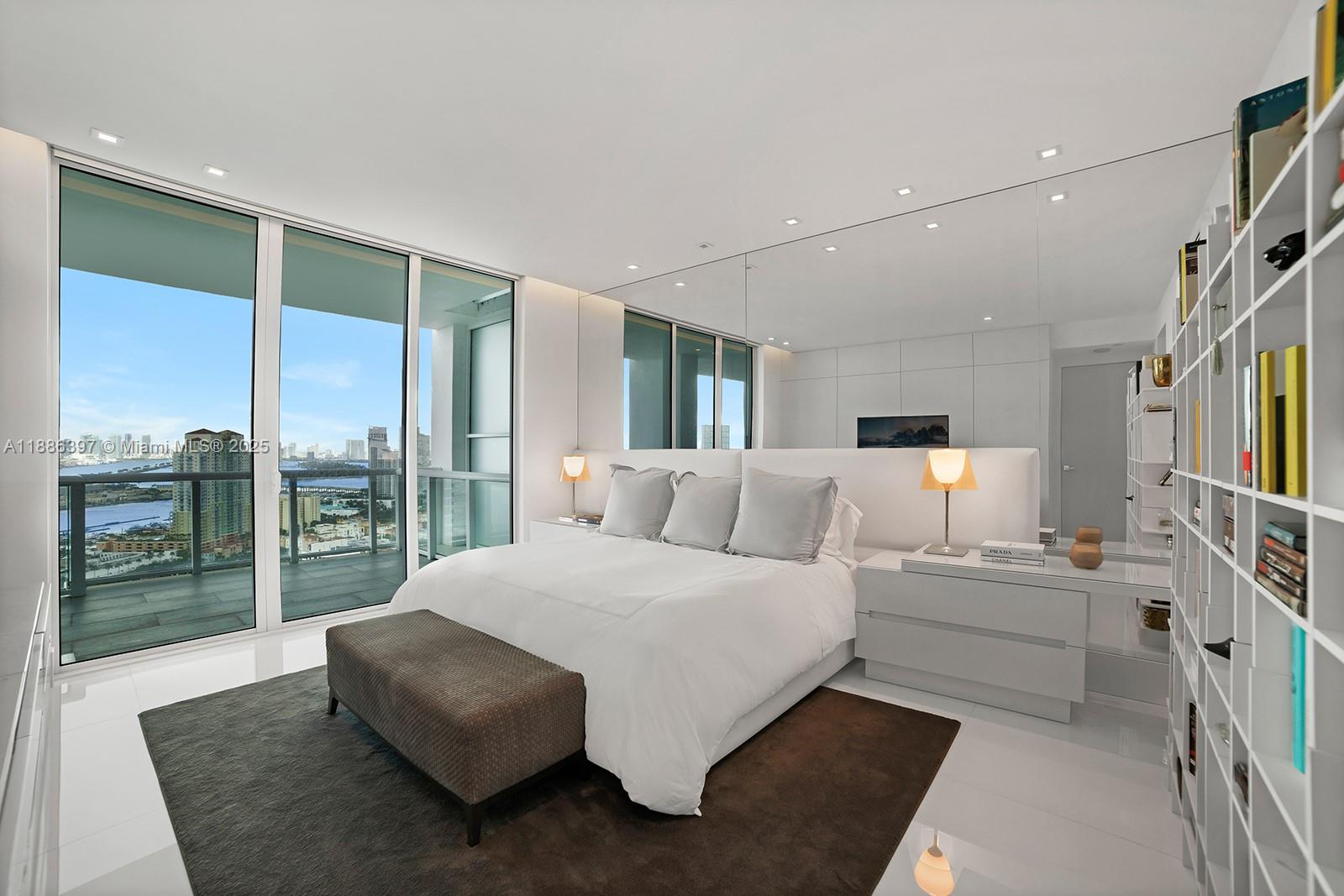 50 S Pointe Dr #2903 Miami Beach, FL 33139