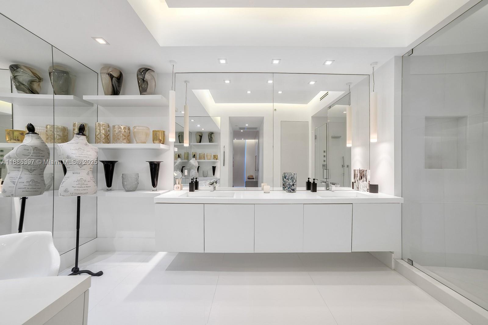 50 S Pointe Dr #2903 Miami Beach, FL 33139