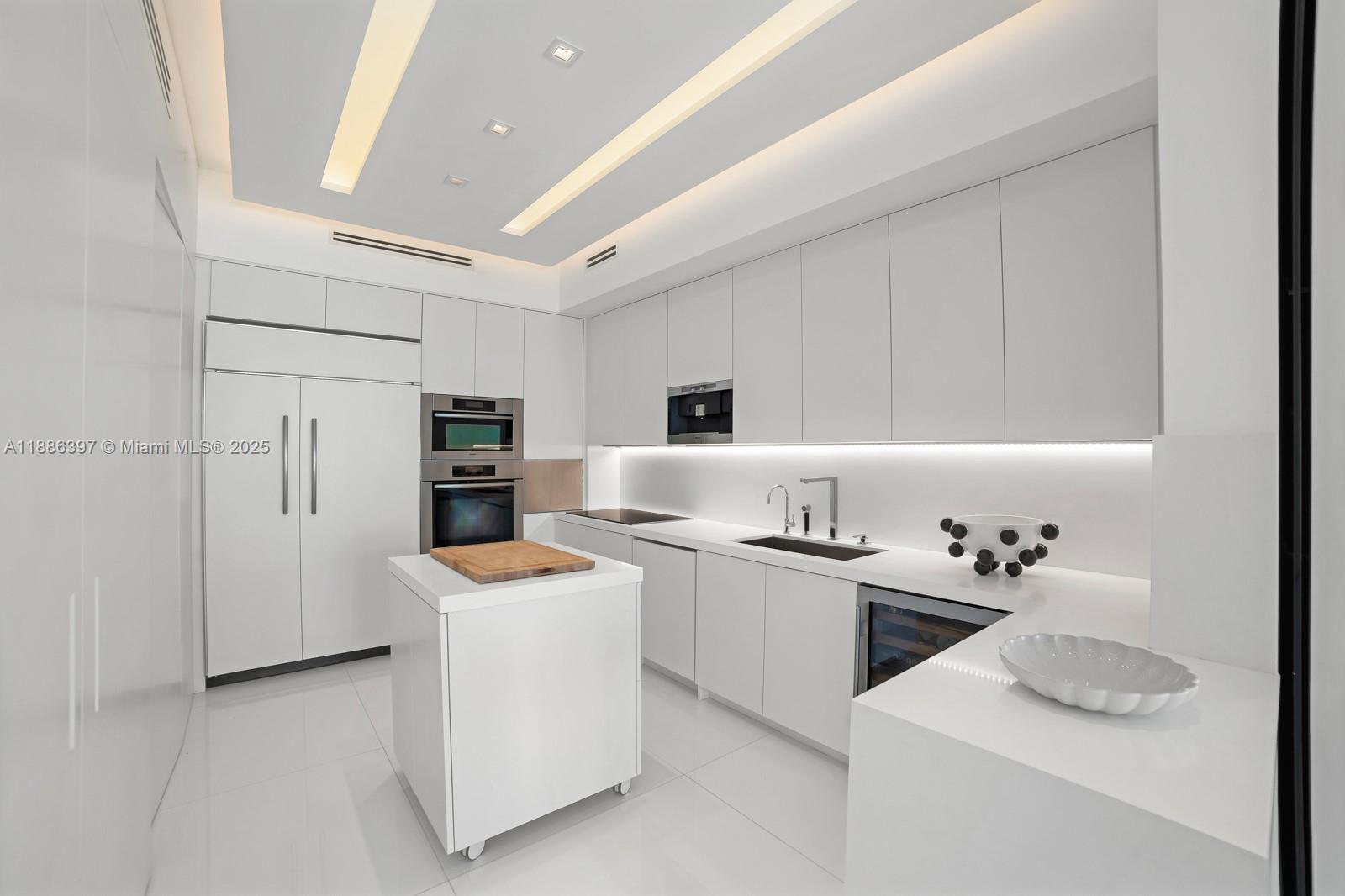 50 S Pointe Dr #2903 Miami Beach, FL 33139