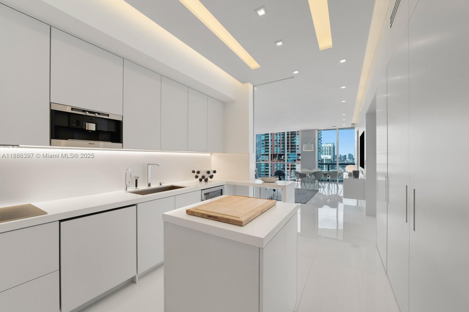 50 S Pointe Dr #2903 Miami Beach, FL 33139