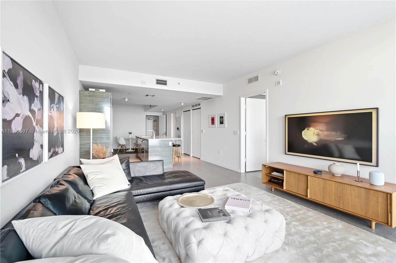 image Icon Bay Condo11