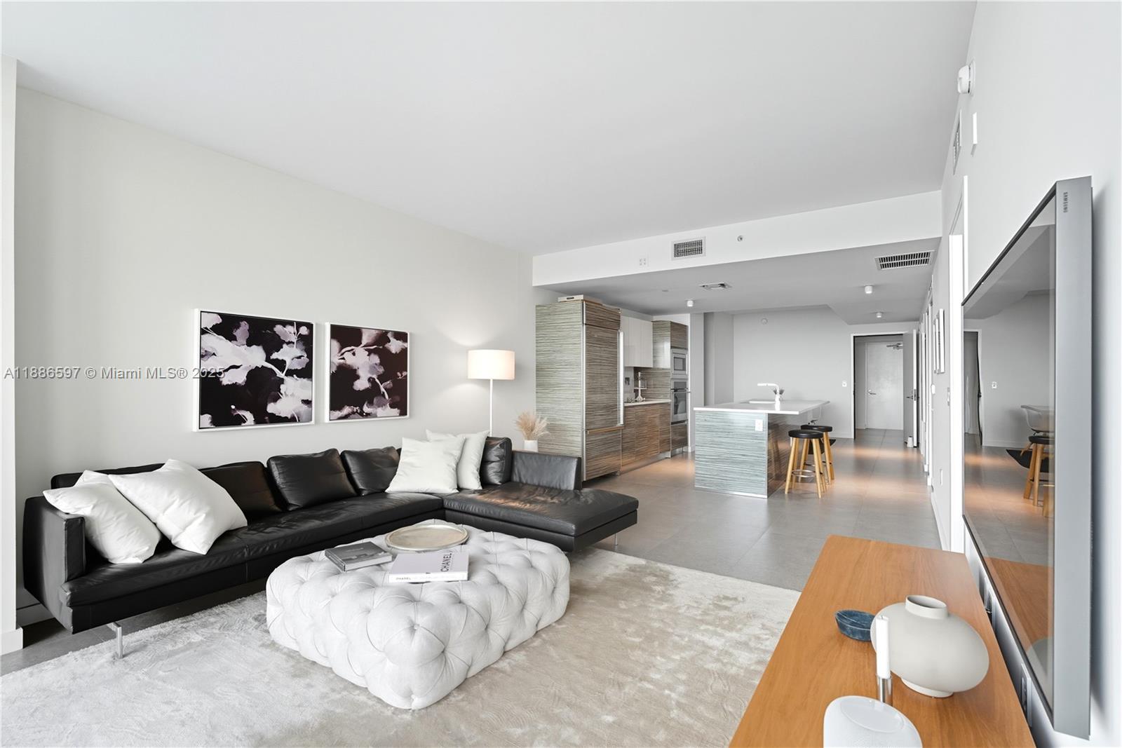 image Icon Bay Condo12