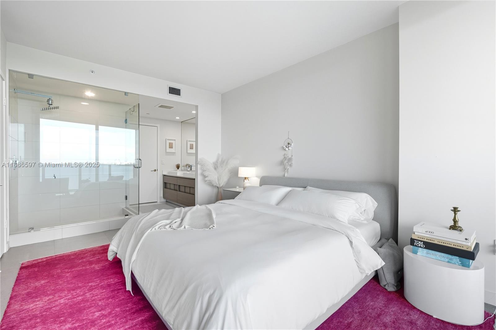 image Icon Bay Condo14