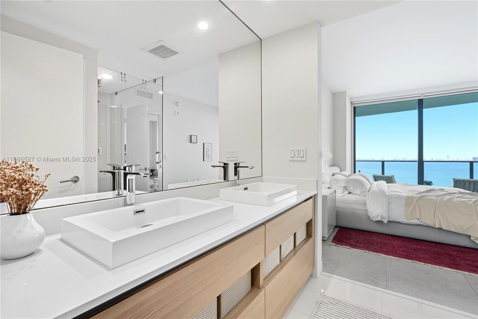 image Icon Bay Condo15