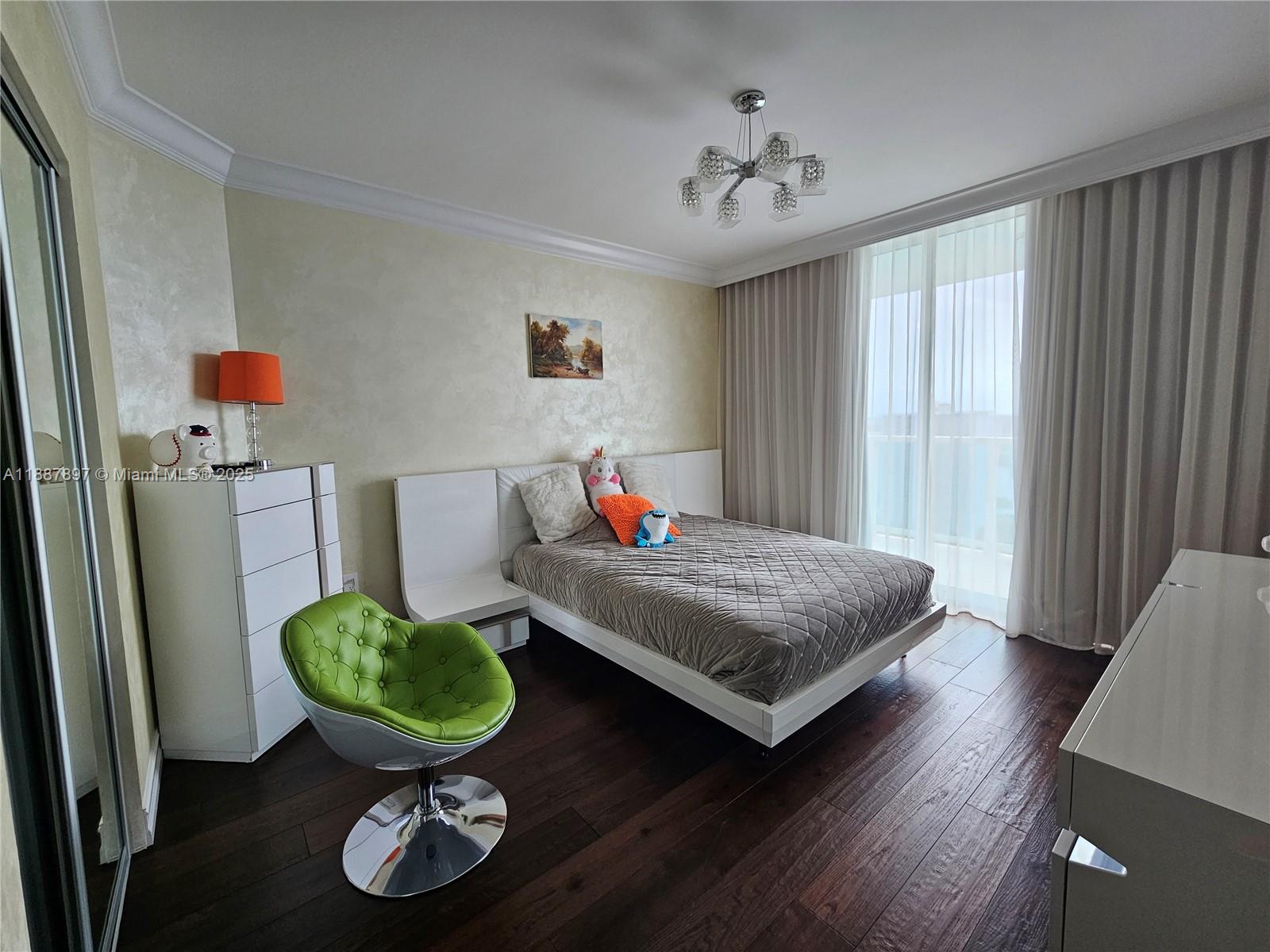 image The Peninsula32