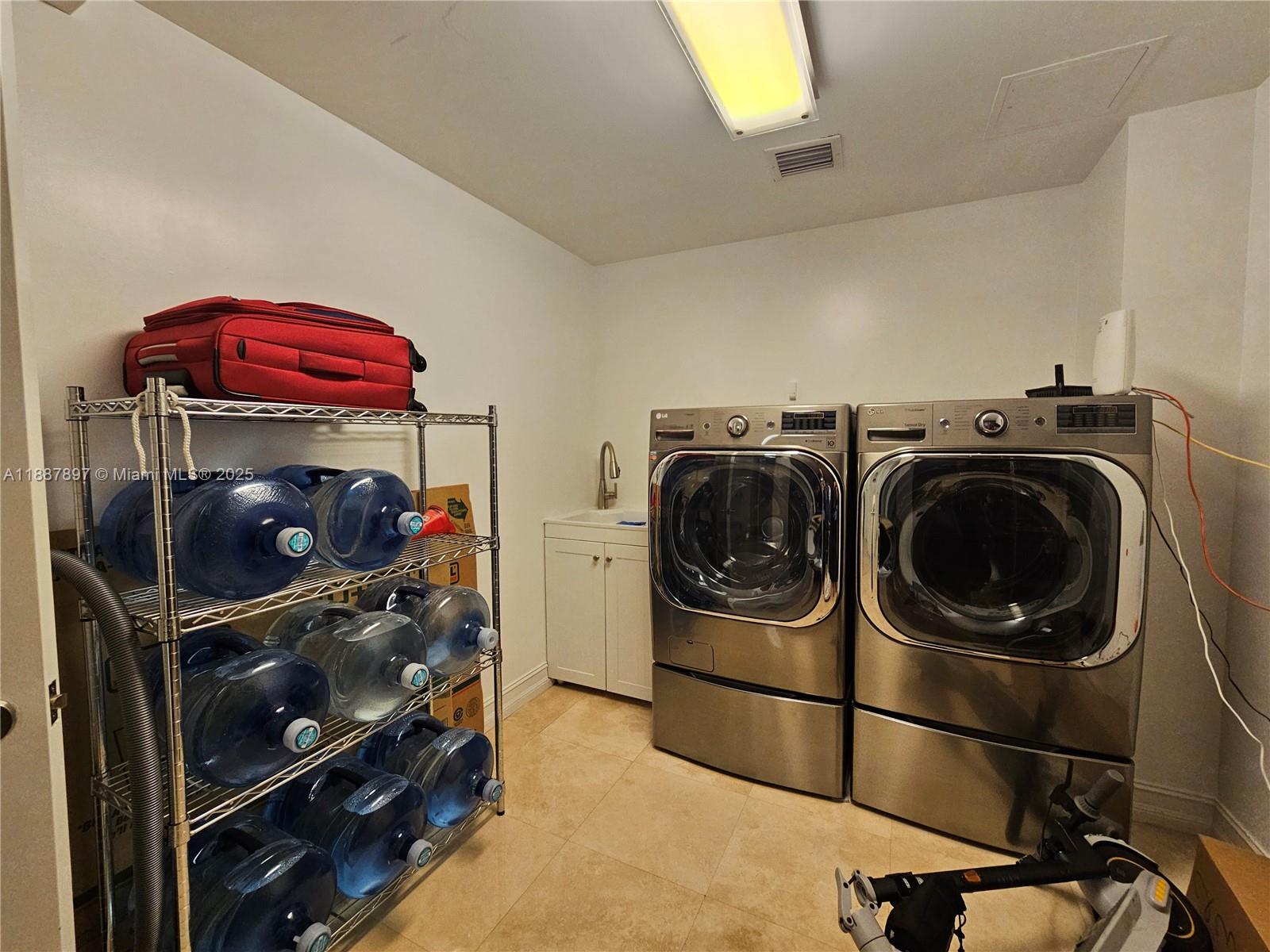 image The Peninsula41