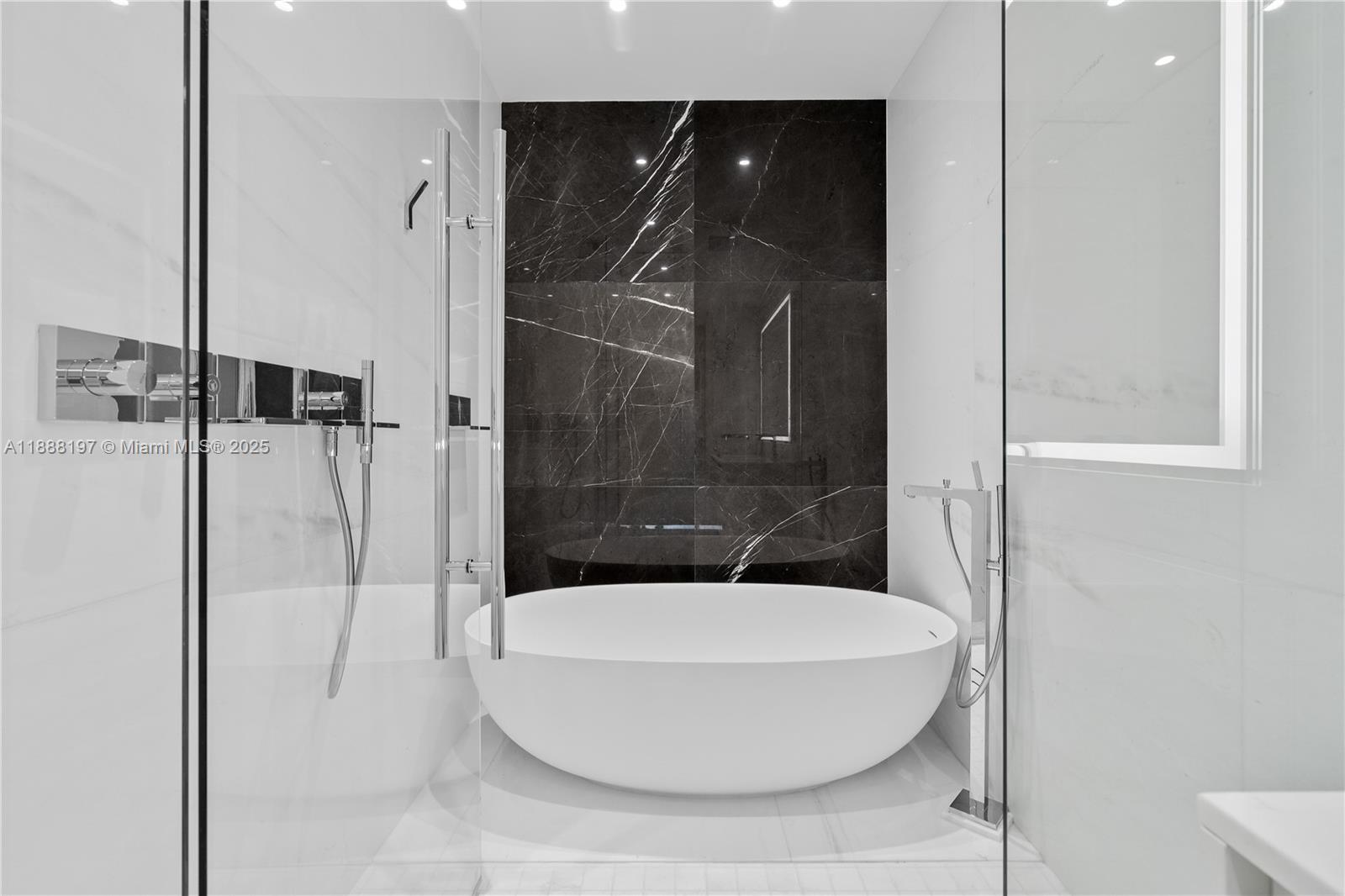 image Aston Martin Residences20