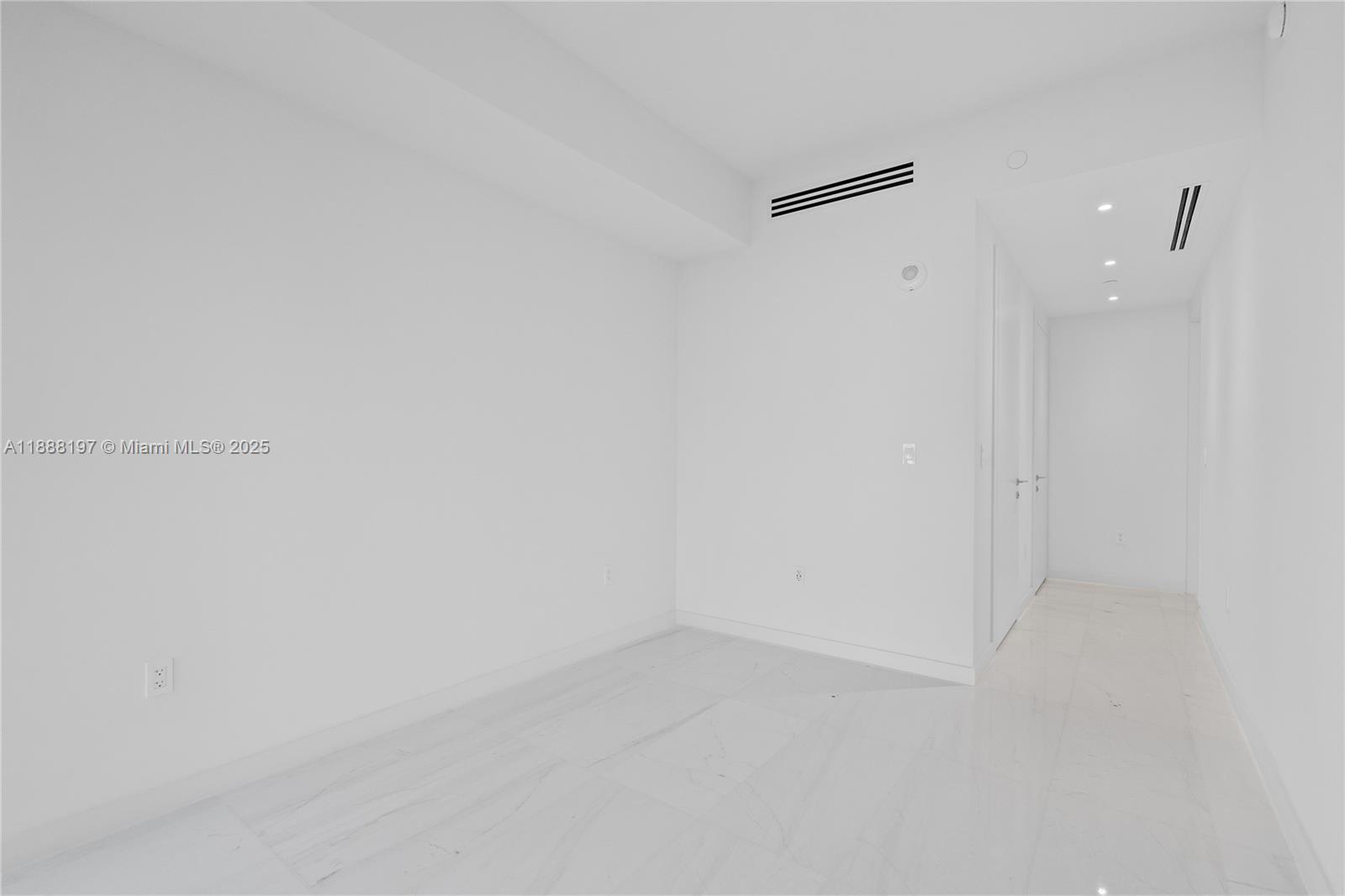 image Aston Martin Residences23