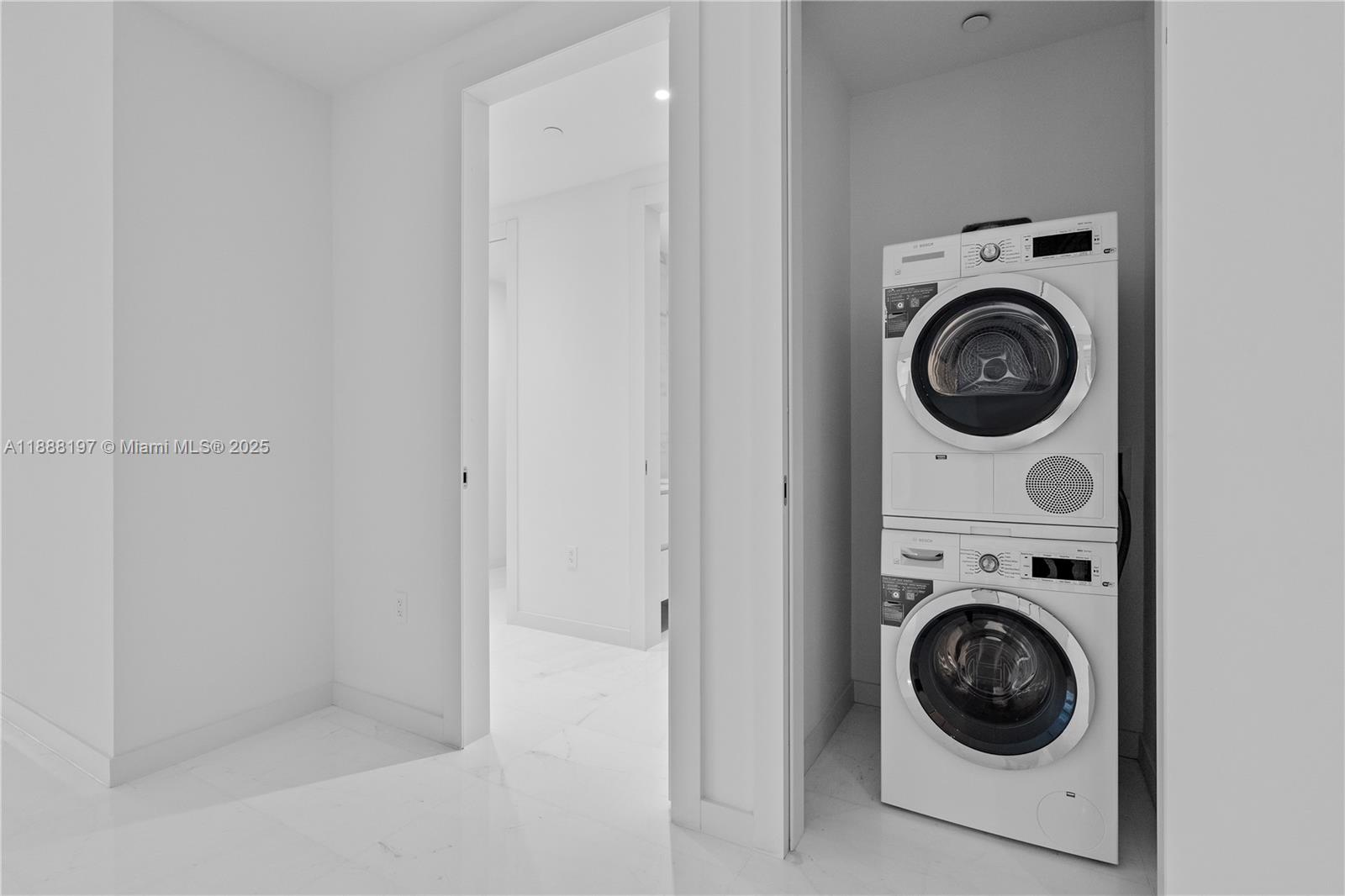 image Aston Martin Residences27