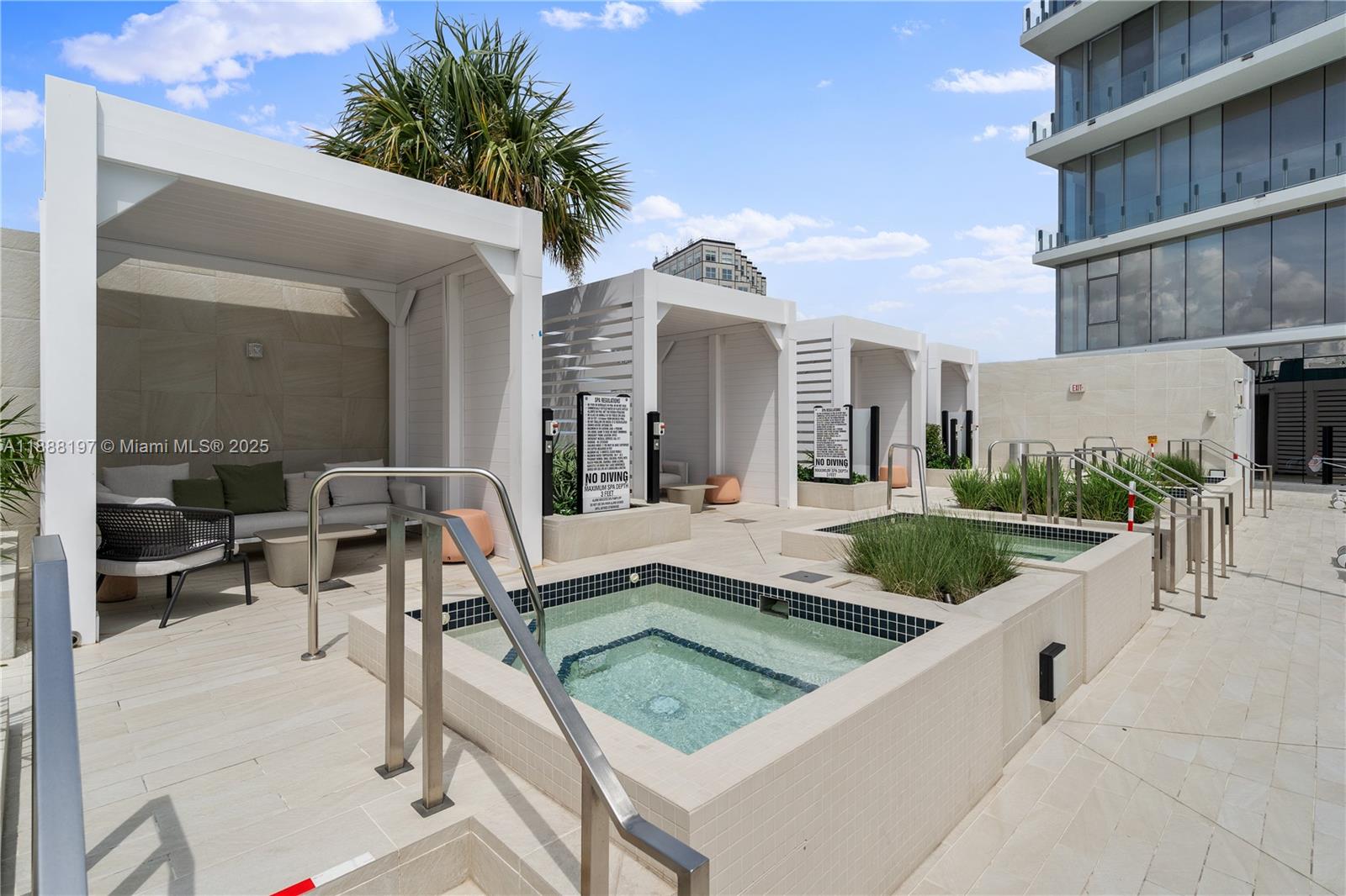 image Aston Martin Residences43