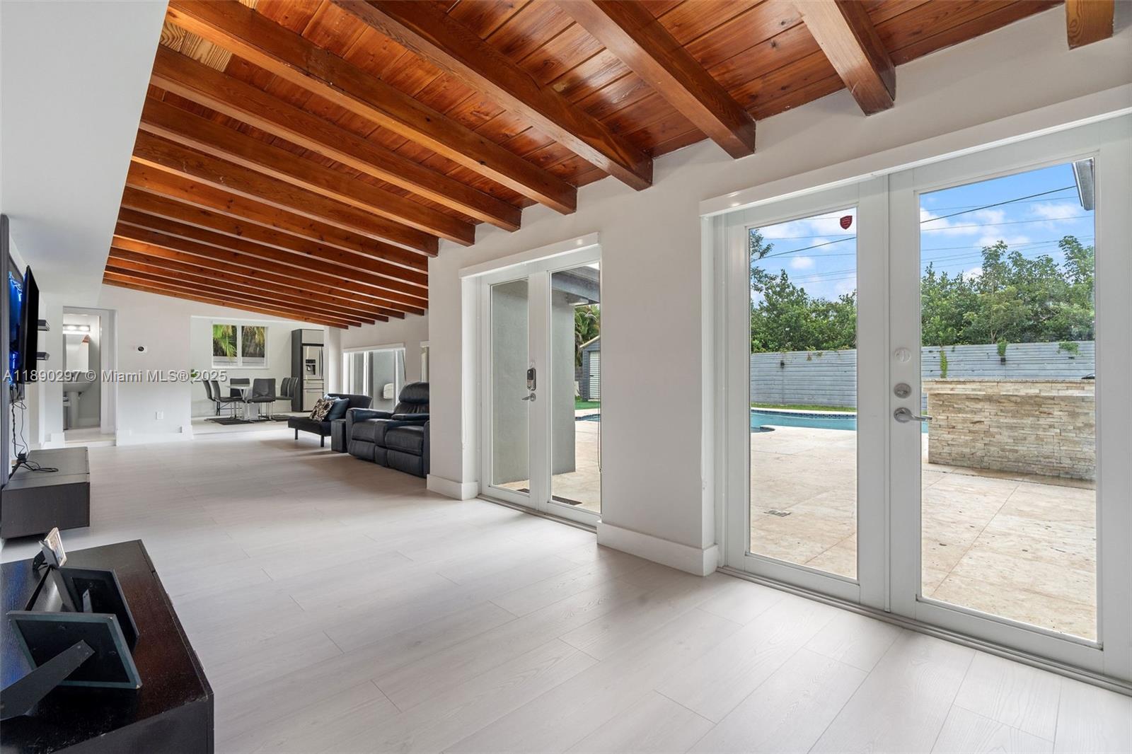11811 SW 82th Rd Miami, FL 33156 11811 SW 82th Rd Miami, FL 33156