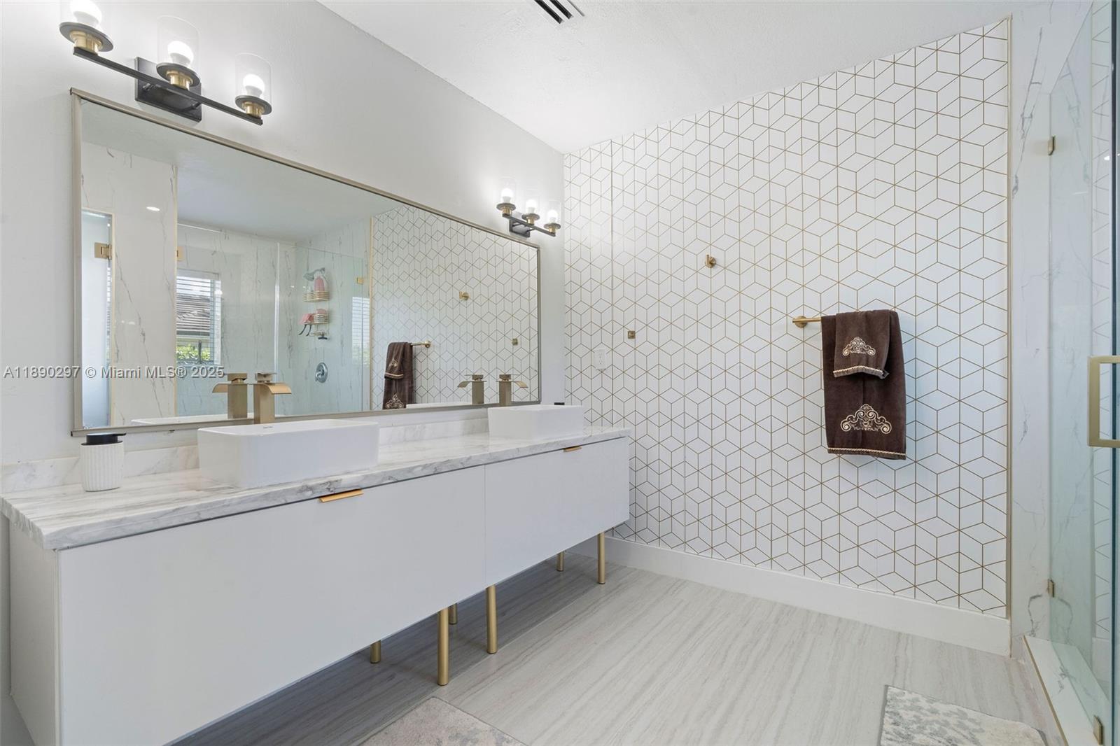 11811 SW 82th Rd Miami, FL 33156 11811 SW 82th Rd Miami, FL 33156