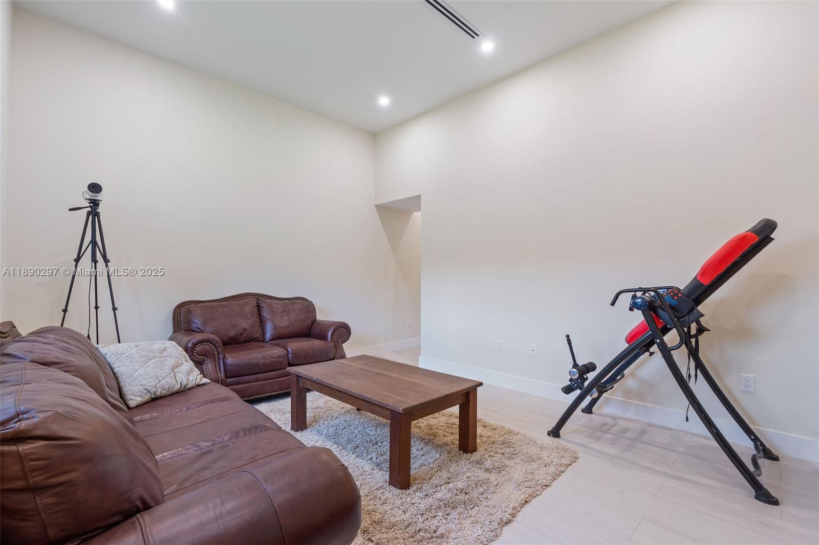 11811 SW 82th Rd Miami, FL 33156 11811 SW 82th Rd Miami, FL 33156