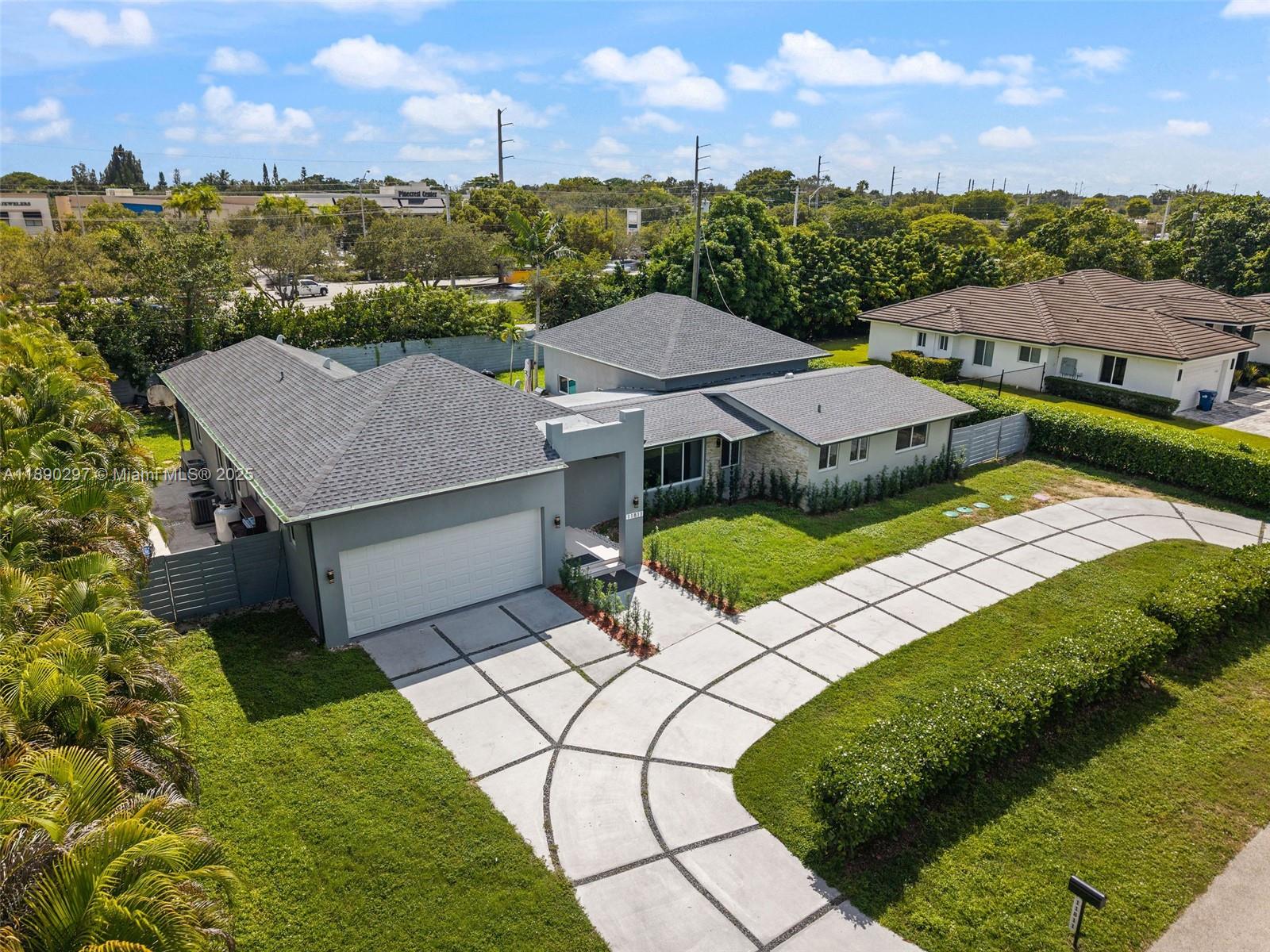 11811 SW 82th Rd Miami, FL 33156 11811 SW 82th Rd Miami, FL 33156