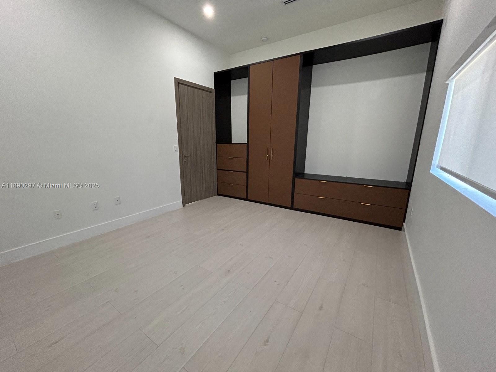 11811 SW 82th Rd Miami, FL 33156 11811 SW 82th Rd Miami, FL 33156