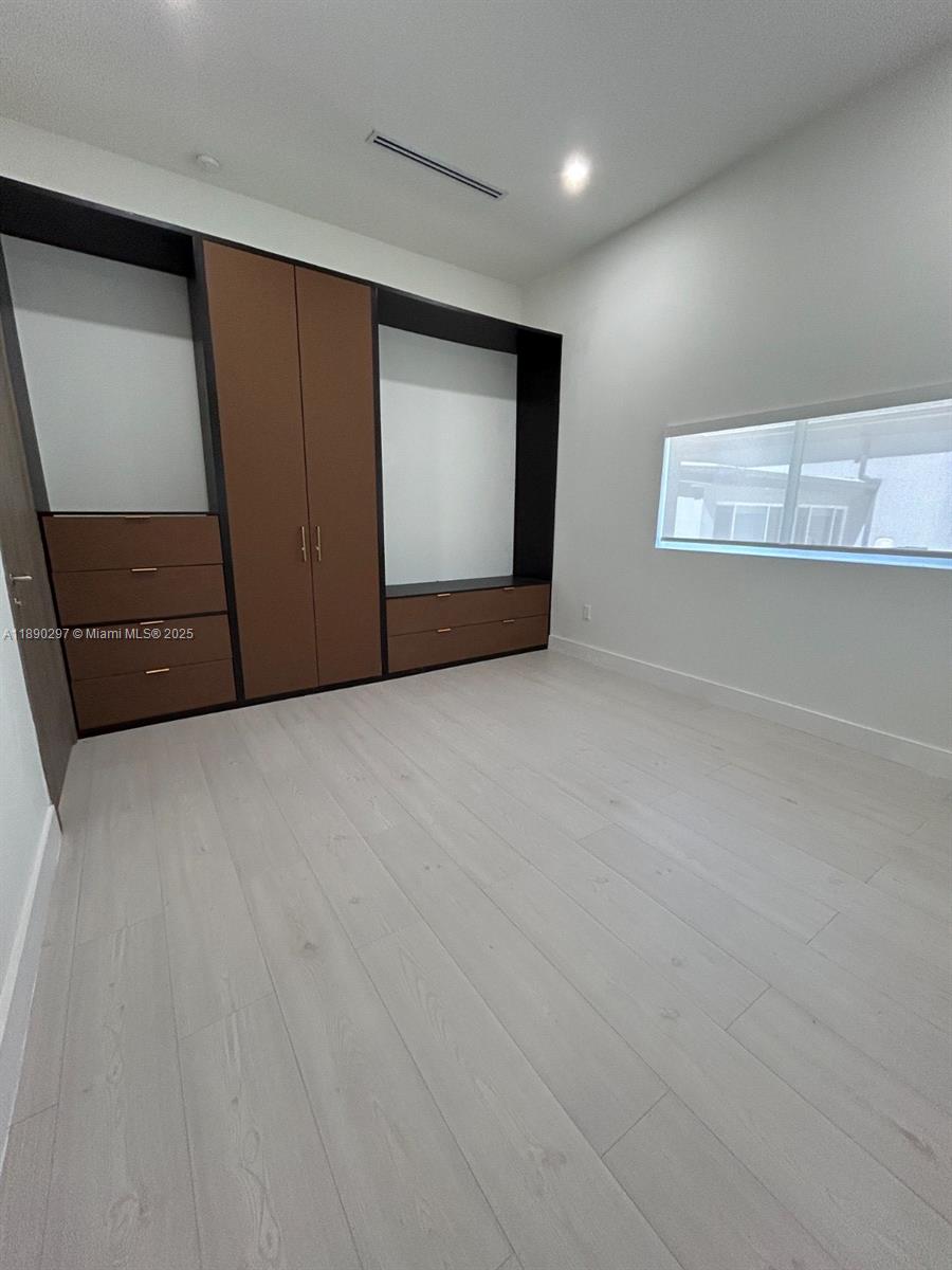 11811 SW 82th Rd Miami, FL 33156 11811 SW 82th Rd Miami, FL 33156