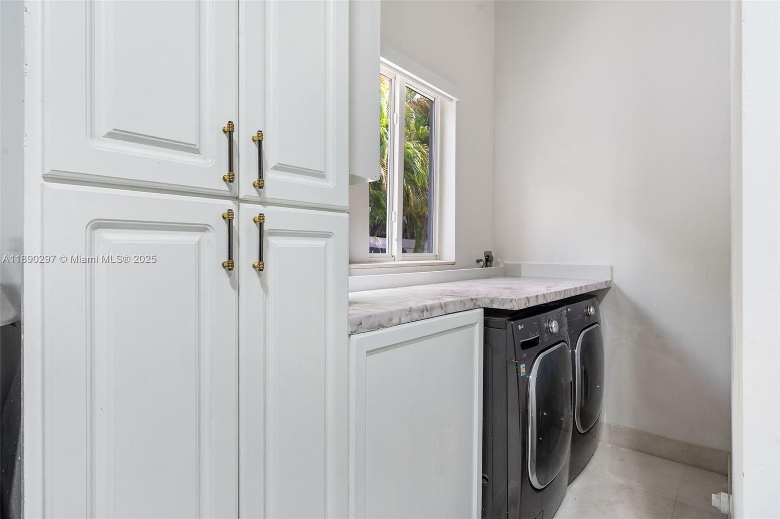 11811 SW 82th Rd Miami, FL 33156 11811 SW 82th Rd Miami, FL 33156