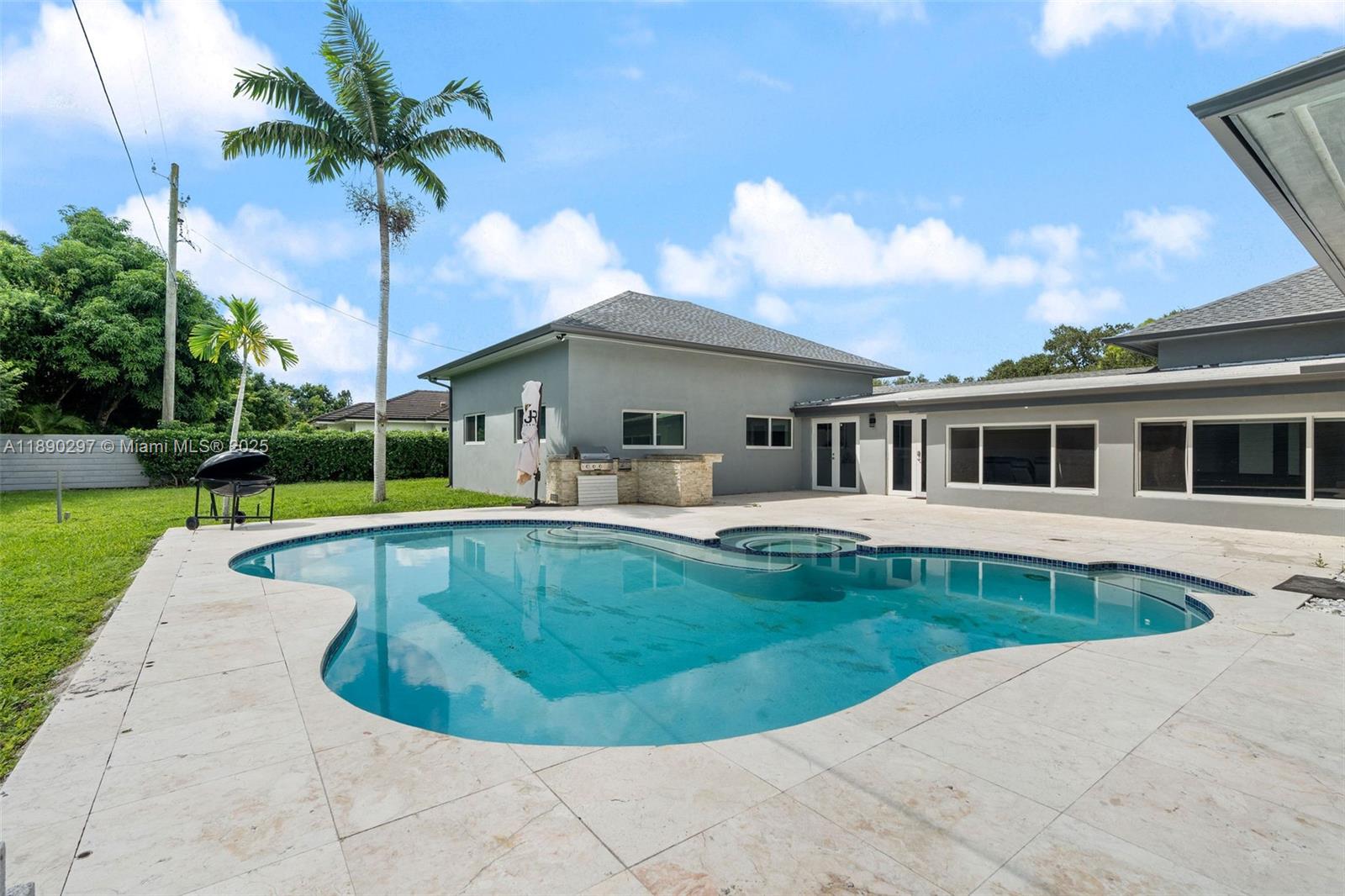 11811 SW 82th Rd Miami, FL 33156 11811 SW 82th Rd Miami, FL 33156