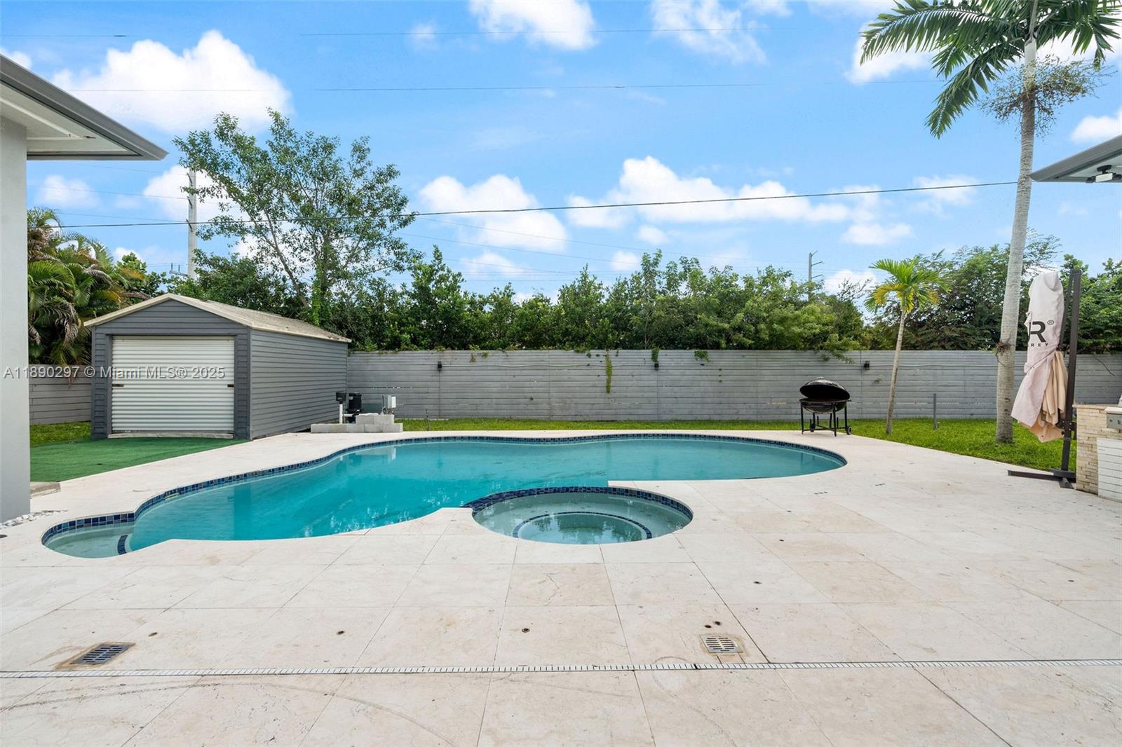 11811 SW 82th Rd Miami, FL 33156 11811 SW 82th Rd Miami, FL 33156