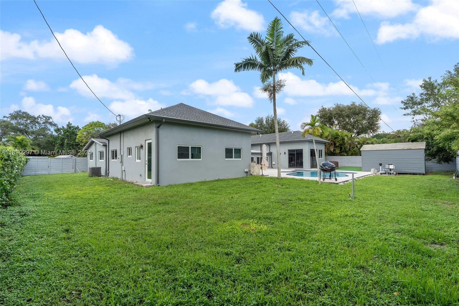11811 SW 82th Rd Miami, FL 33156 11811 SW 82th Rd Miami, FL 33156