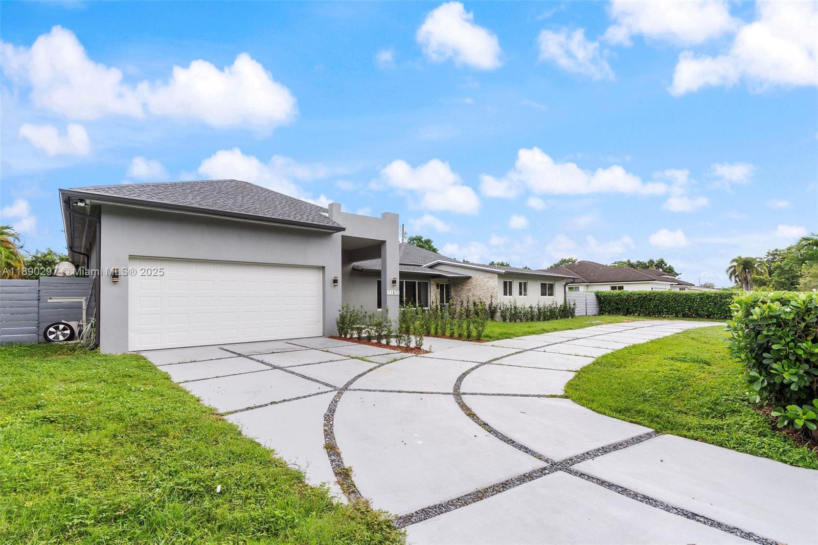 11811 SW 82th Rd Miami, FL 33156 11811 SW 82th Rd Miami, FL 33156