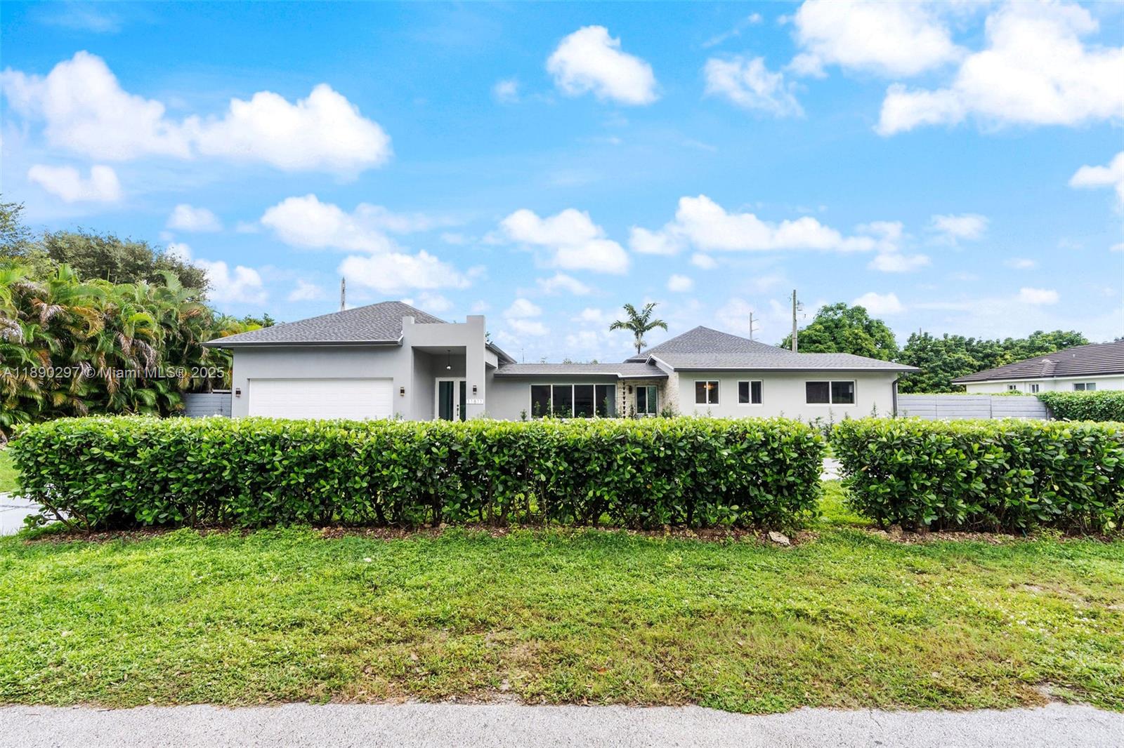 11811 SW 82th Rd Miami, FL 33156 11811 SW 82th Rd Miami, FL 33156