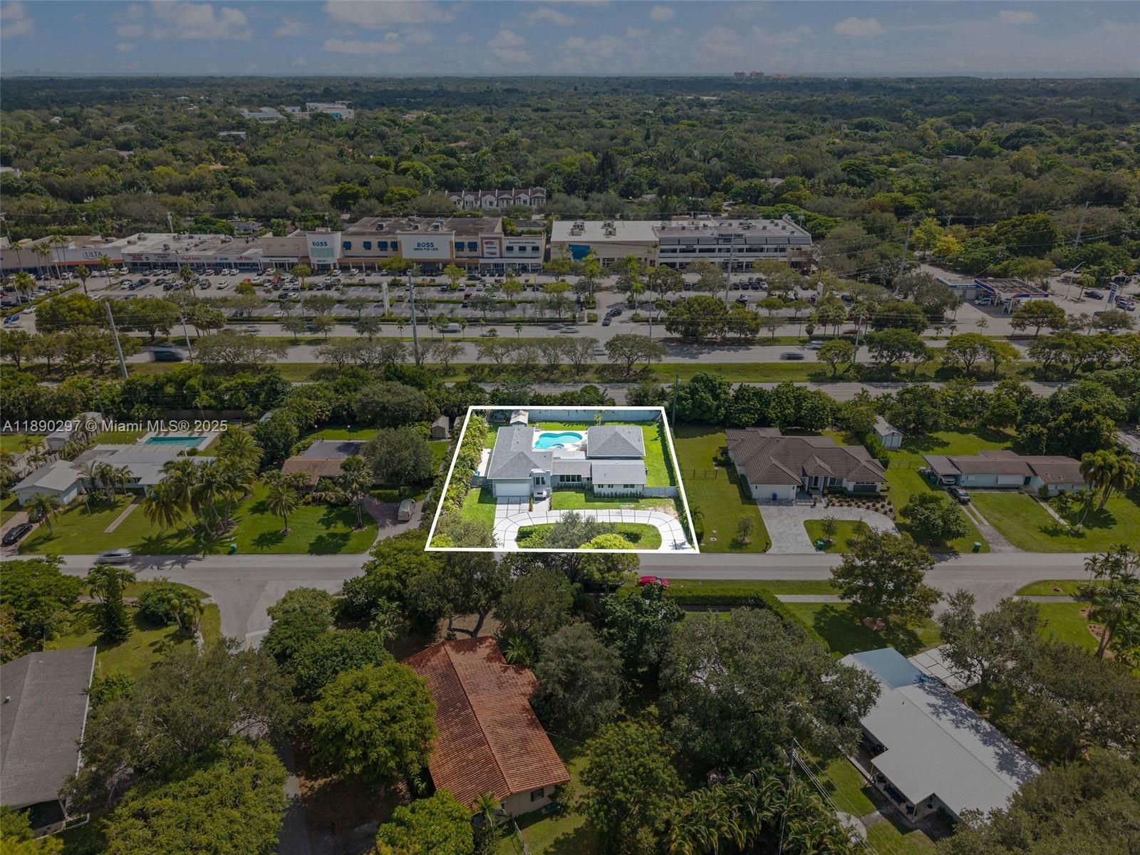 11811 SW 82th Rd Miami, FL 33156 11811 SW 82th Rd Miami, FL 33156