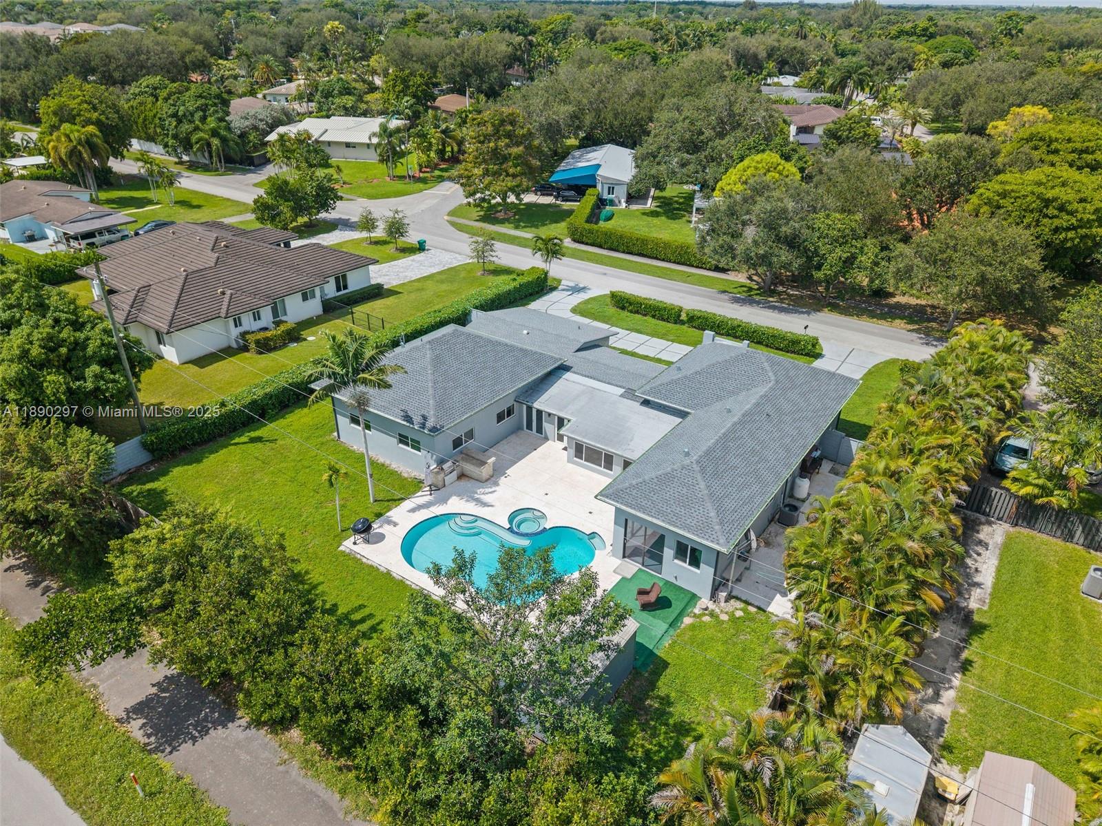11811 SW 82th Rd Miami, FL 33156 11811 SW 82th Rd Miami, FL 33156