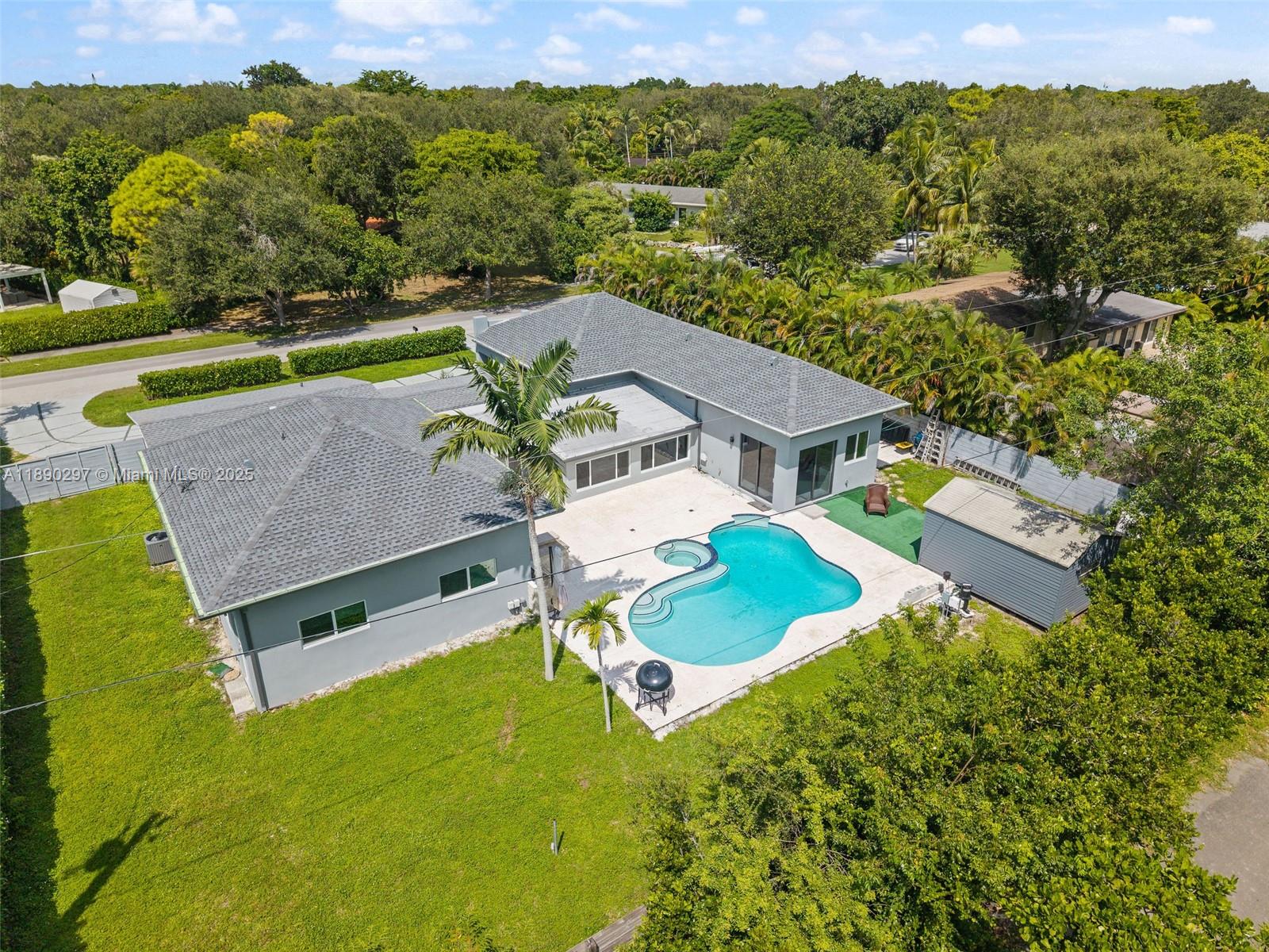 11811 SW 82th Rd Miami, FL 33156 11811 SW 82th Rd Miami, FL 33156