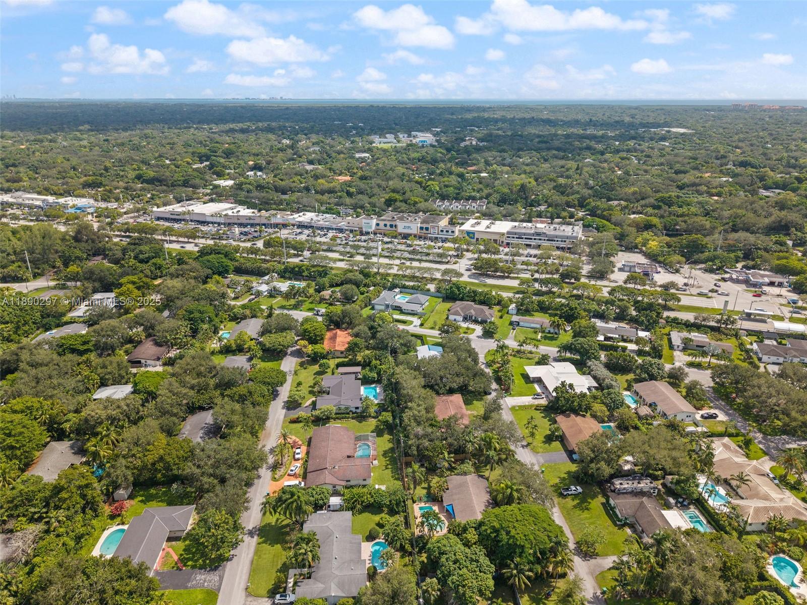 11811 SW 82th Rd Miami, FL 33156 11811 SW 82th Rd Miami, FL 33156