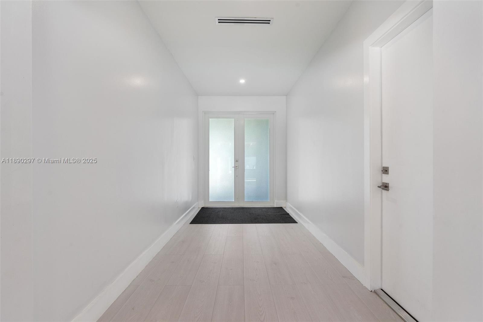 11811 SW 82th Rd Miami, FL 33156 11811 SW 82th Rd Miami, FL 33156
