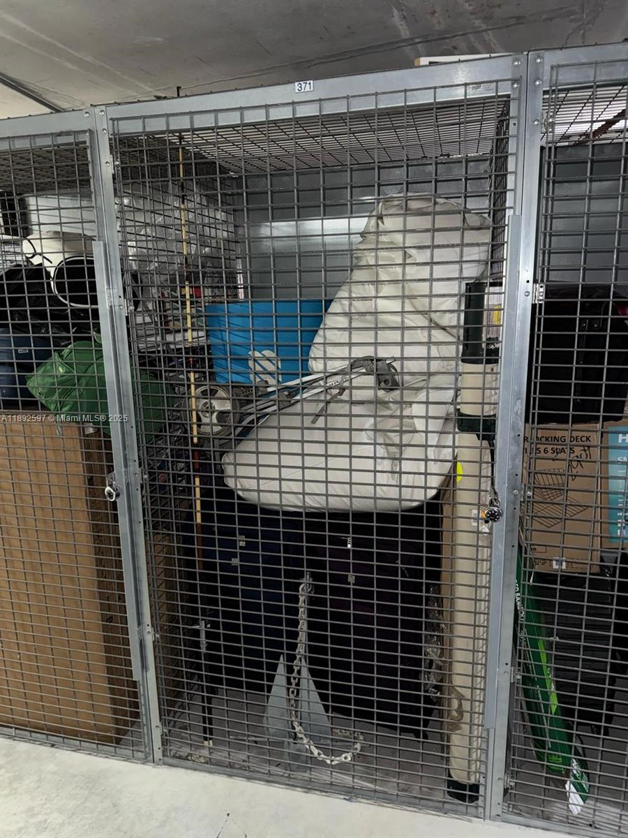 image Blue On The Bay19