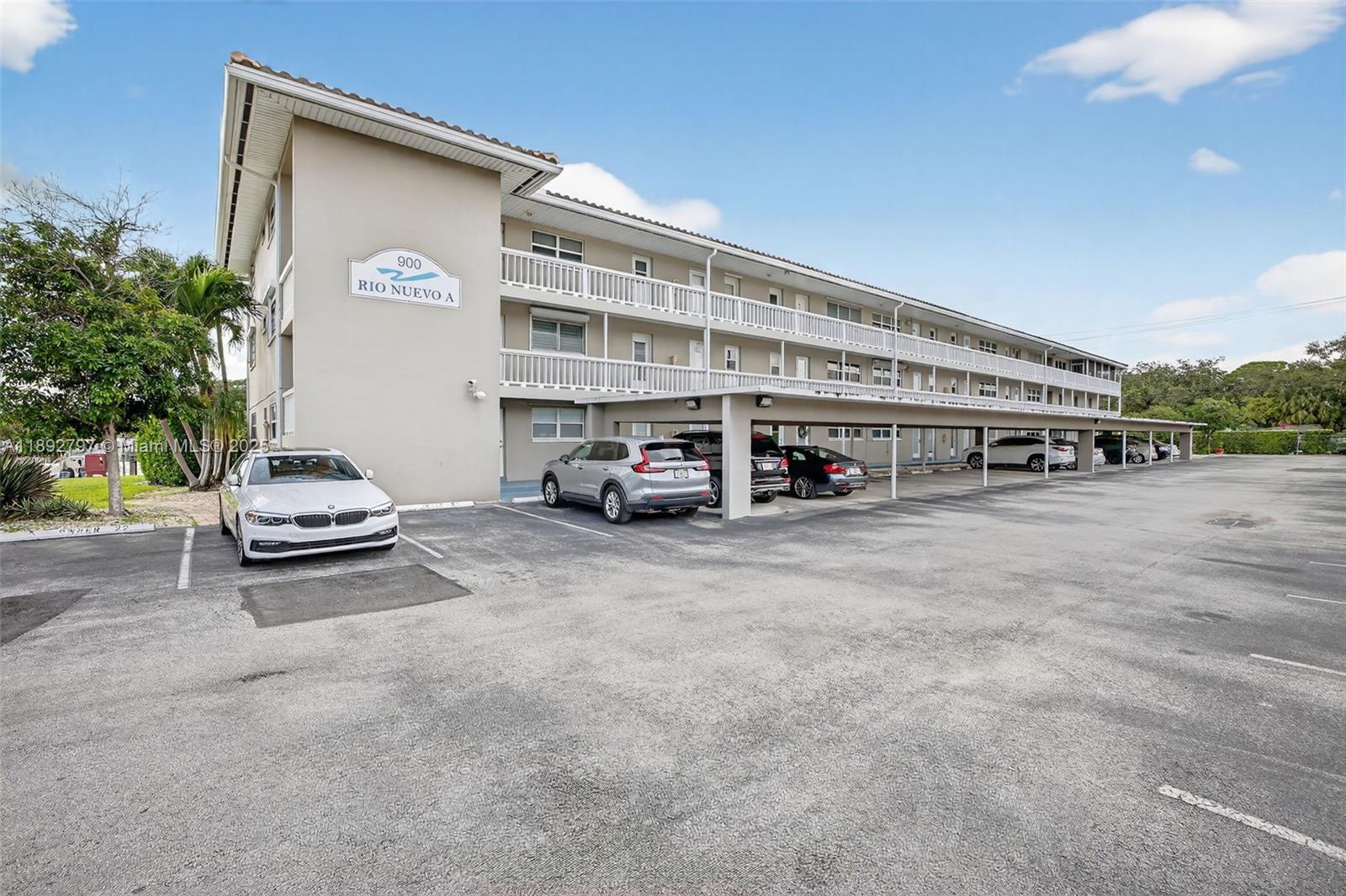 900 SW 12th St #305 Fort Lauderdale, FL 33315 900 SW 12th St #305 Fort Lauderdale, FL 33315