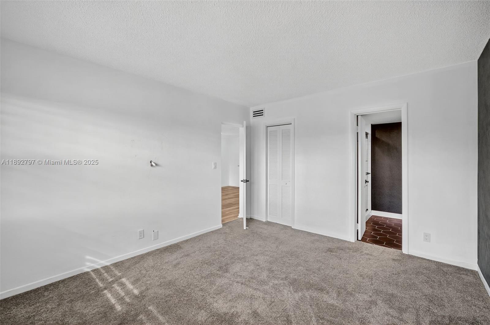 900 SW 12th St #305 Fort Lauderdale, FL 33315 900 SW 12th St #305 Fort Lauderdale, FL 33315