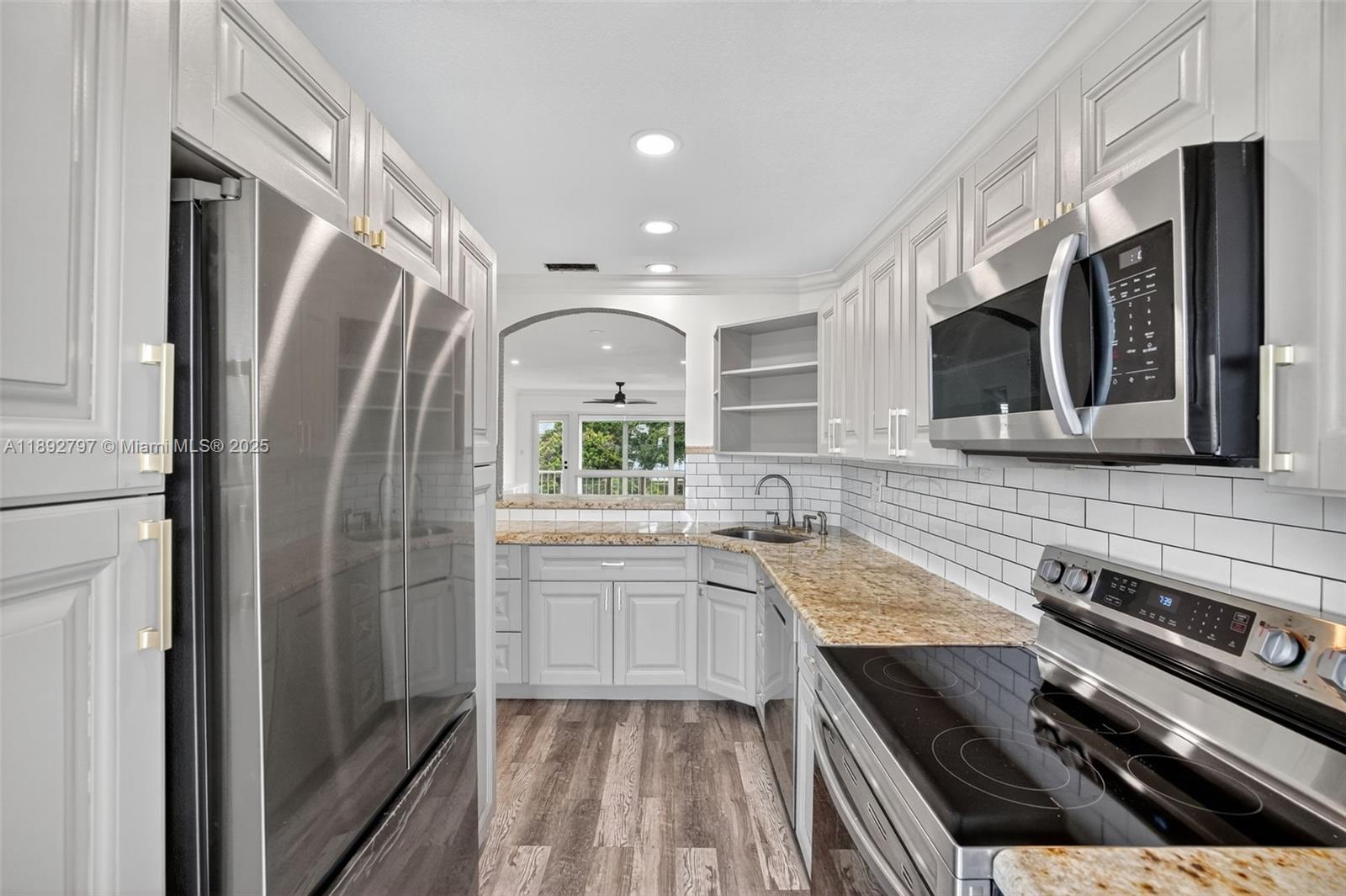 900 SW 12th St #305 Fort Lauderdale, FL 33315 900 SW 12th St #305 Fort Lauderdale, FL 33315