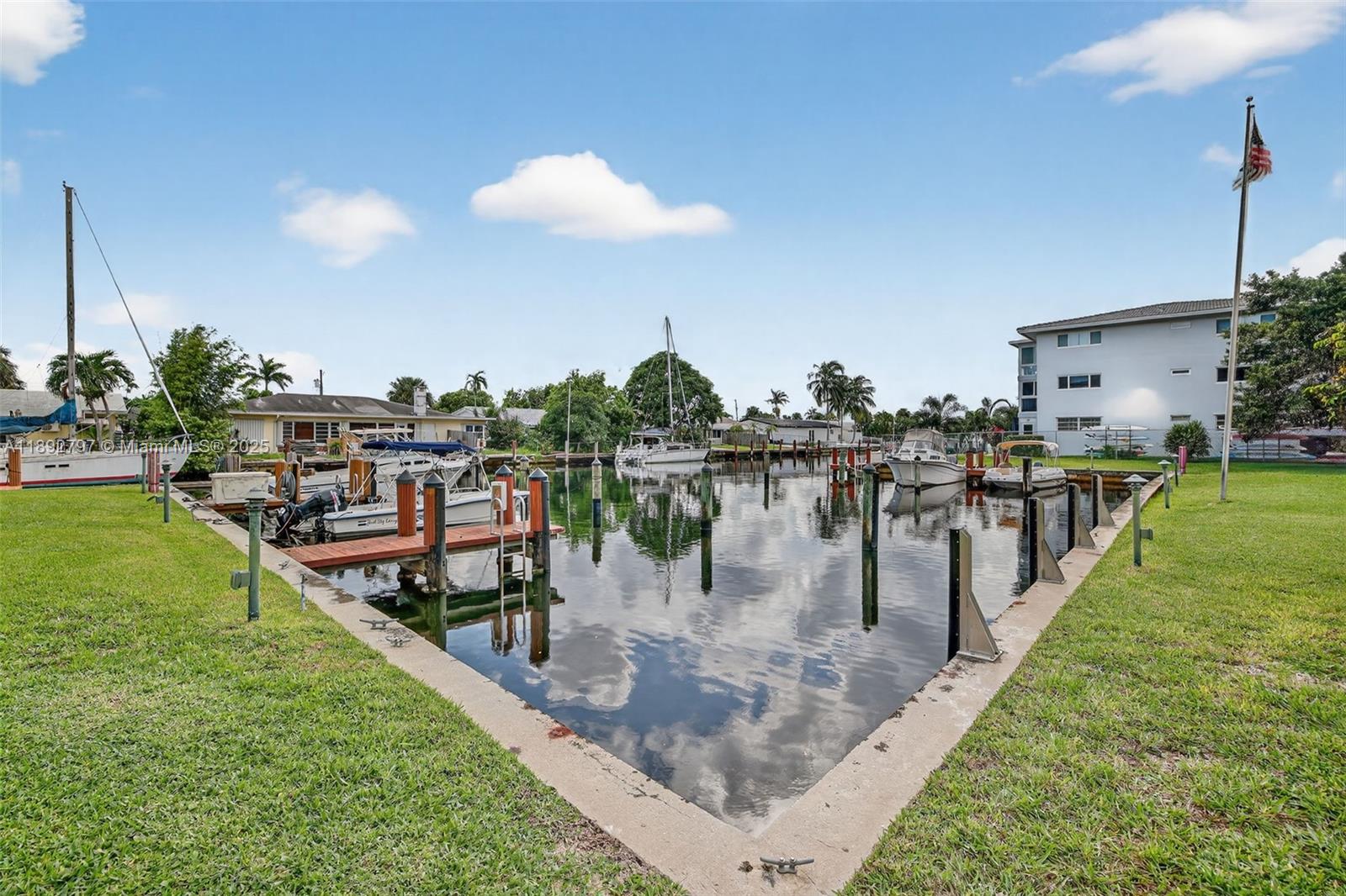 900 SW 12th St #305 Fort Lauderdale, FL 33315 900 SW 12th St #305 Fort Lauderdale, FL 33315