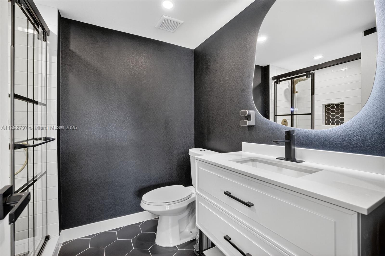900 SW 12th St #305 Fort Lauderdale, FL 33315 900 SW 12th St #305 Fort Lauderdale, FL 33315
