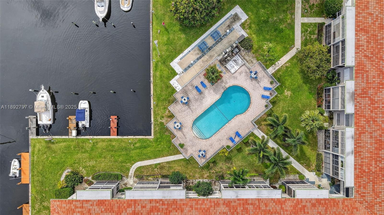 900 SW 12th St #305 Fort Lauderdale, FL 33315 900 SW 12th St #305 Fort Lauderdale, FL 33315