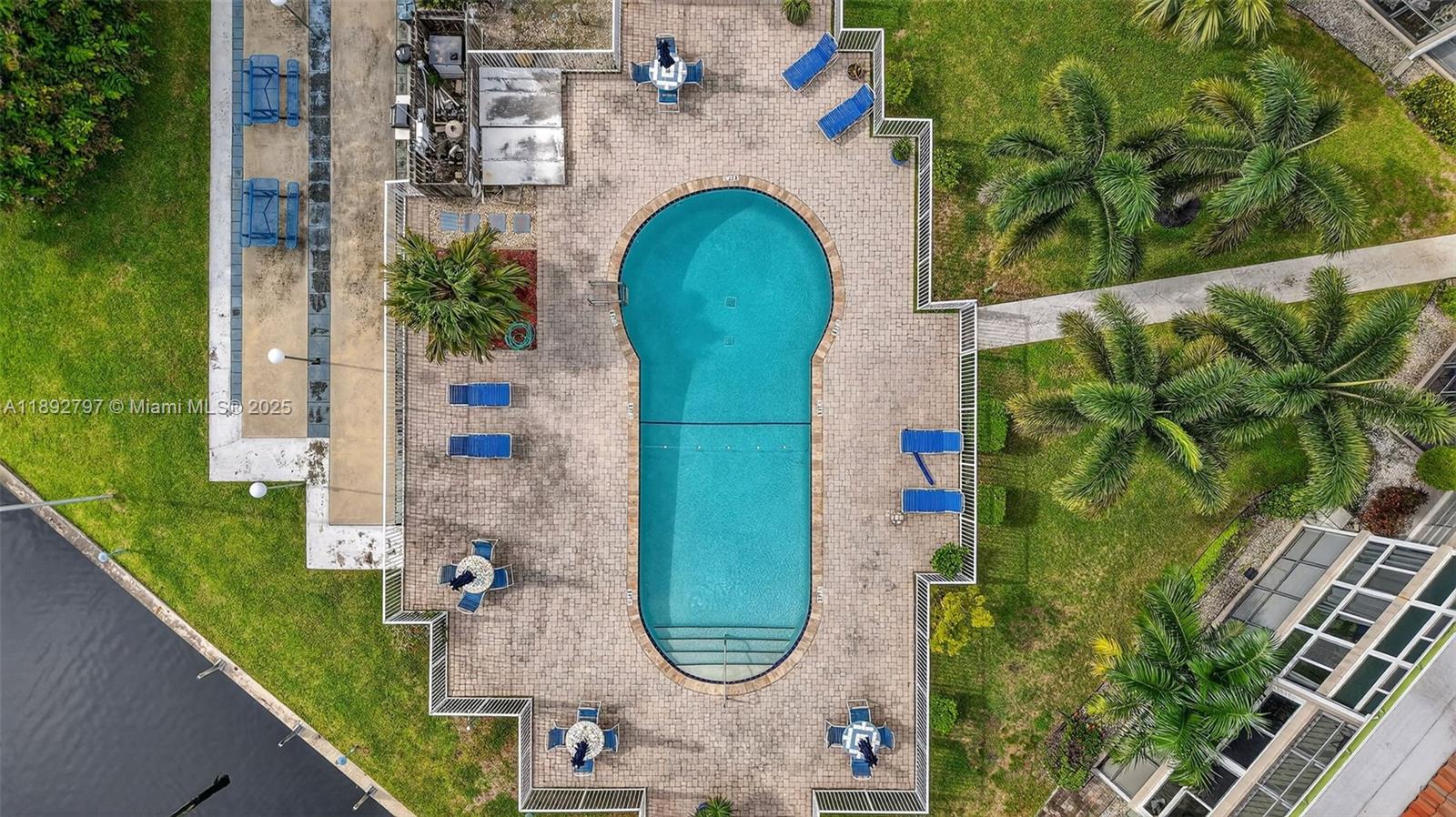 900 SW 12th St #305 Fort Lauderdale, FL 33315 900 SW 12th St #305 Fort Lauderdale, FL 33315