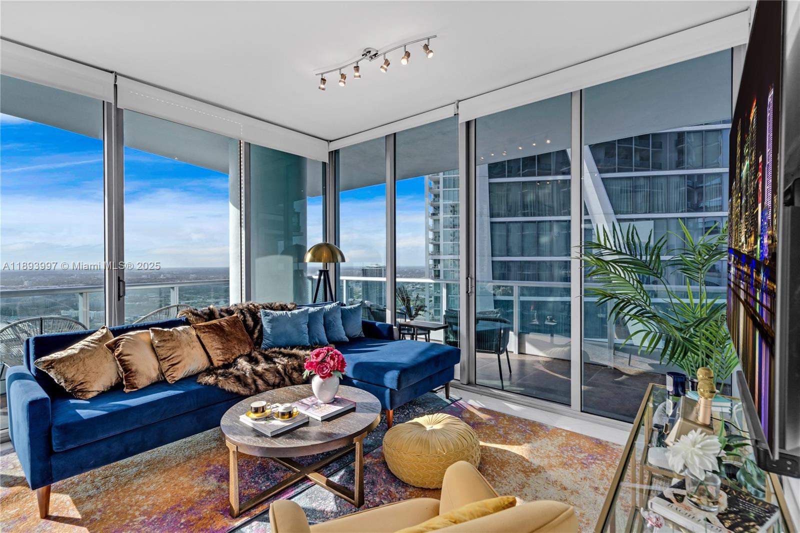 900 Biscayne Blvd #4412