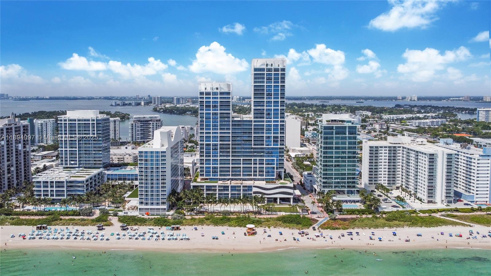 image Carillon Beach11