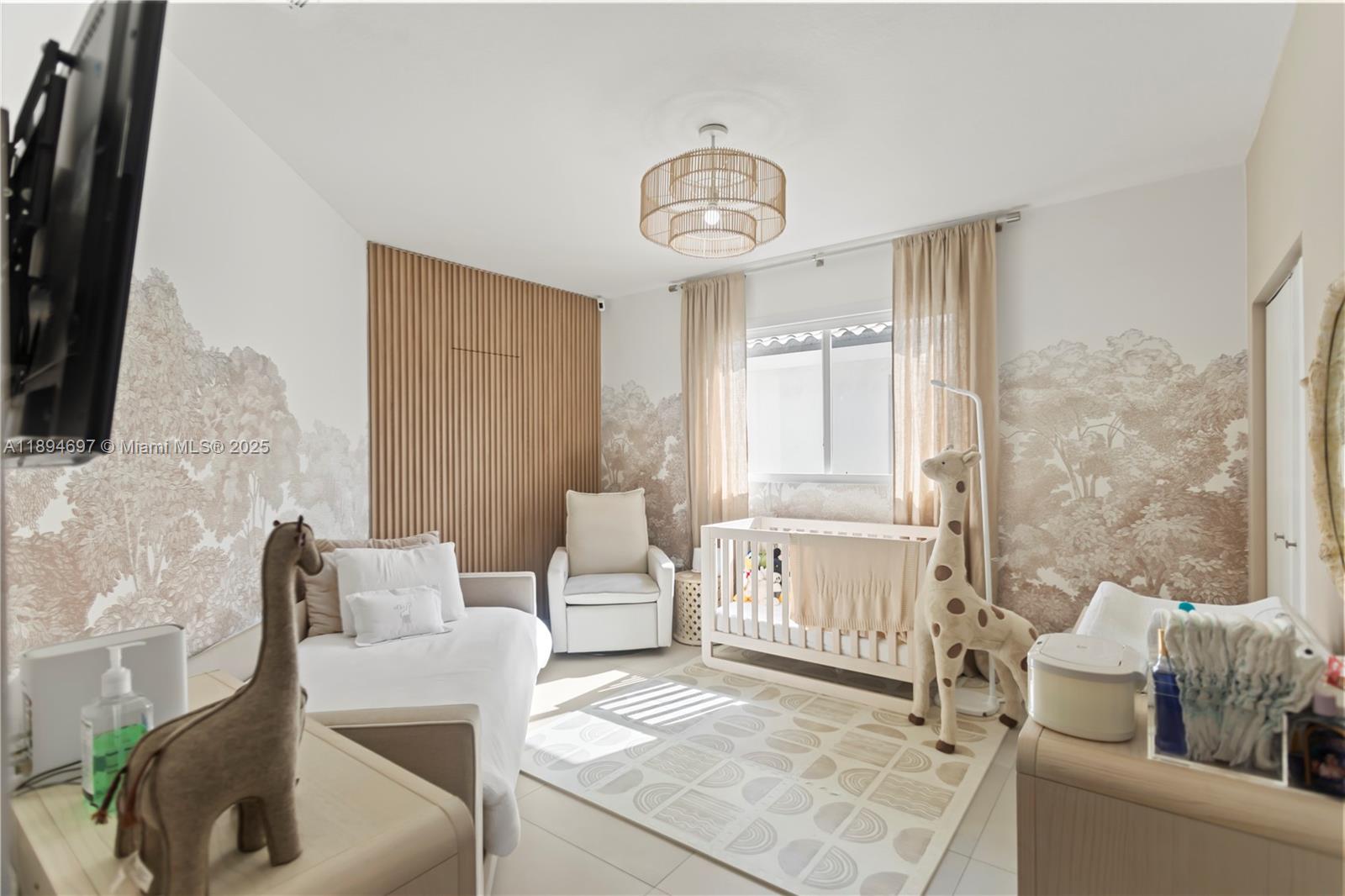 2924 Bridgeport Ave Miami, FL 33133