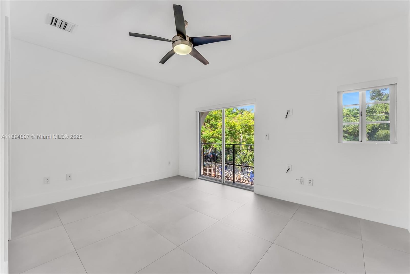 2924 Bridgeport Ave Miami, FL 33133