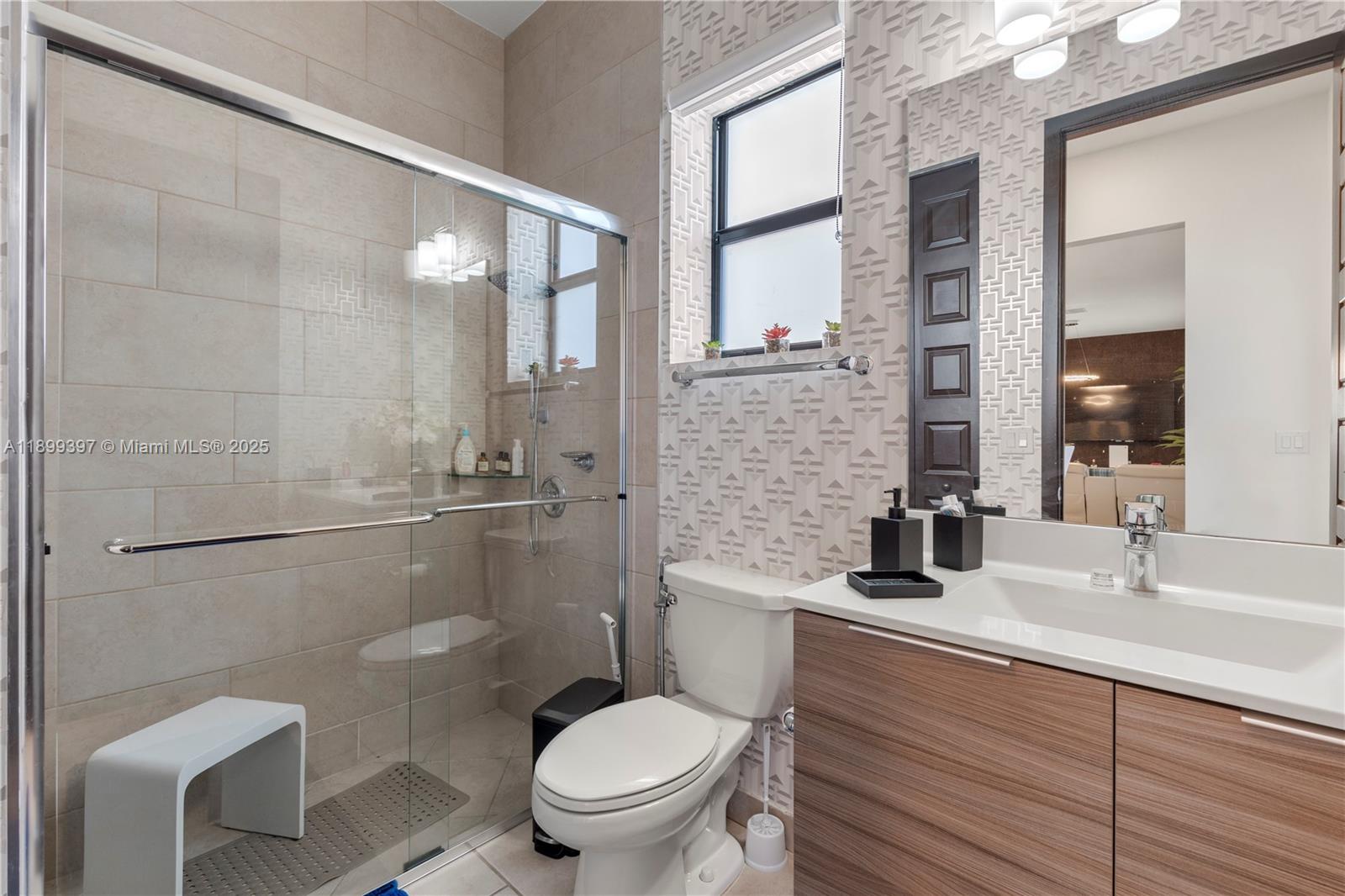 8975 NW 161st Ter Miami Lakes, FL 33018