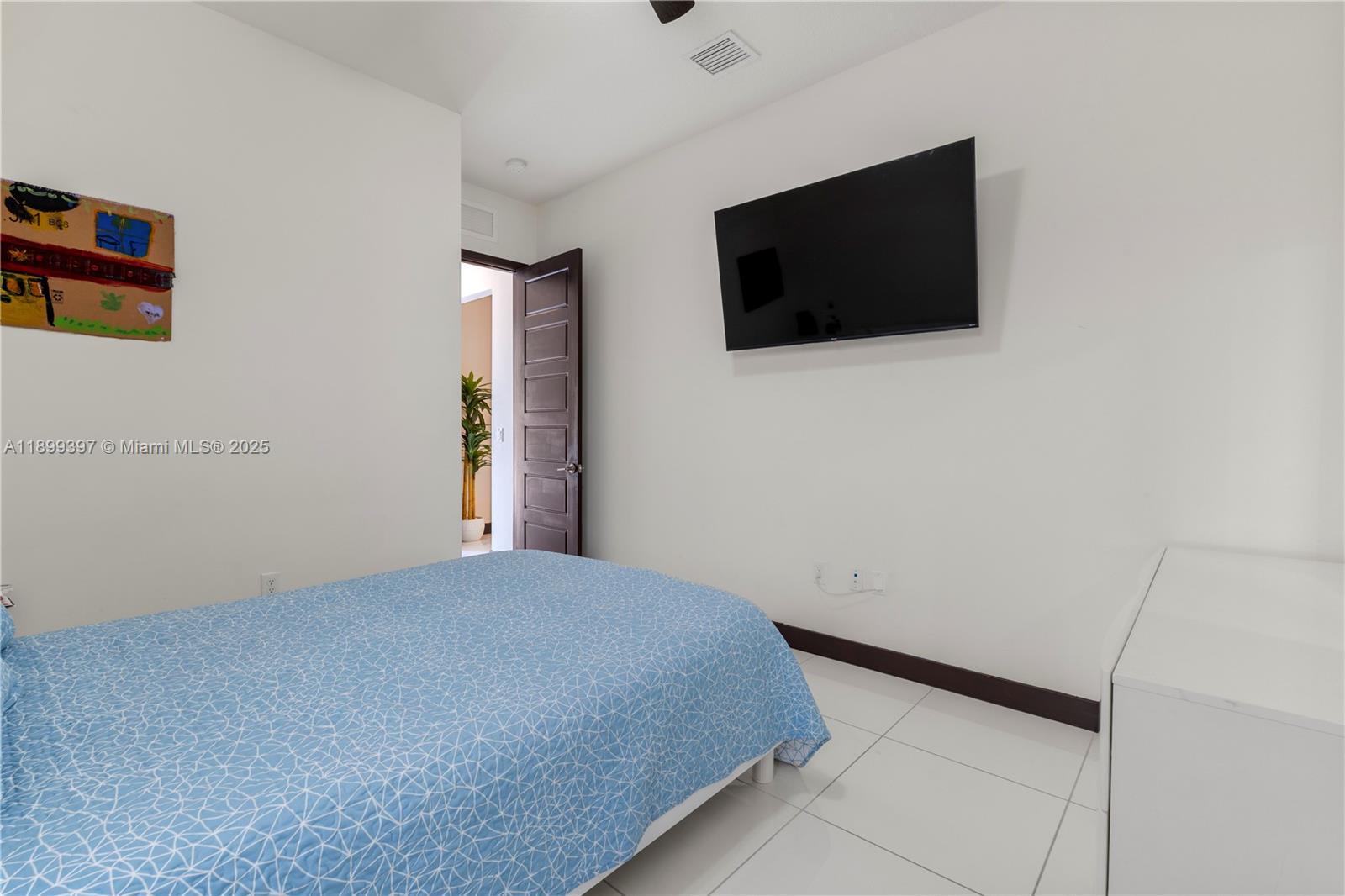 8975 NW 161st Ter Miami Lakes, FL 33018