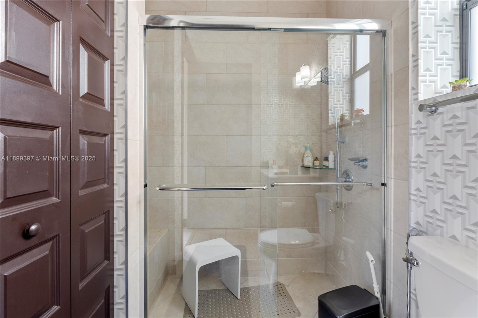 8975 NW 161st Ter Miami Lakes, FL 33018