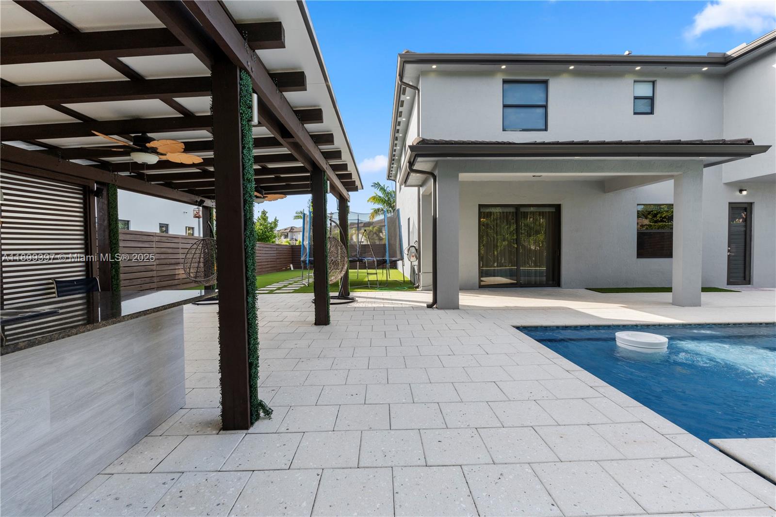 8975 NW 161st Ter Miami Lakes, FL 33018