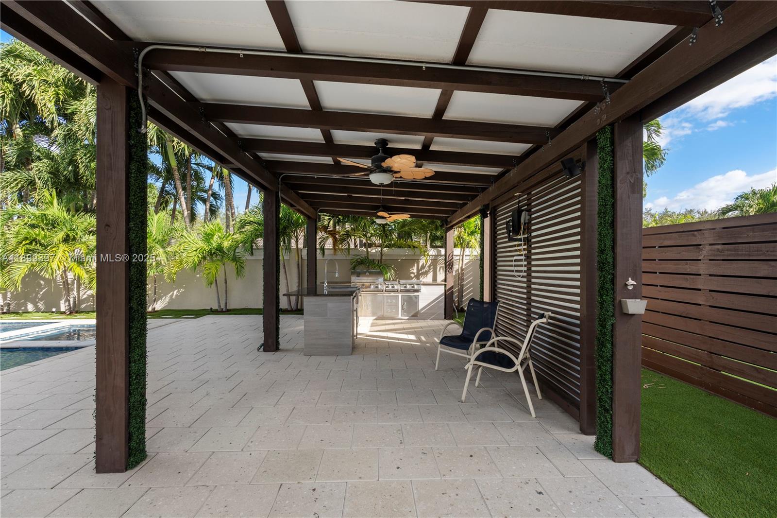 8975 NW 161st Ter Miami Lakes, FL 33018