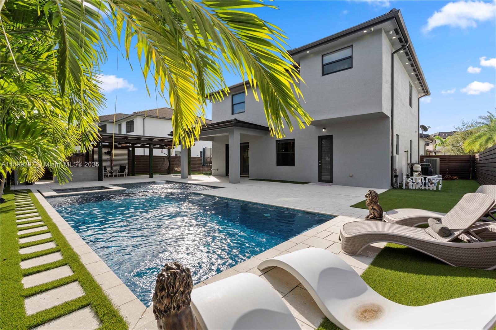 8975 NW 161st Ter Miami Lakes, FL 33018