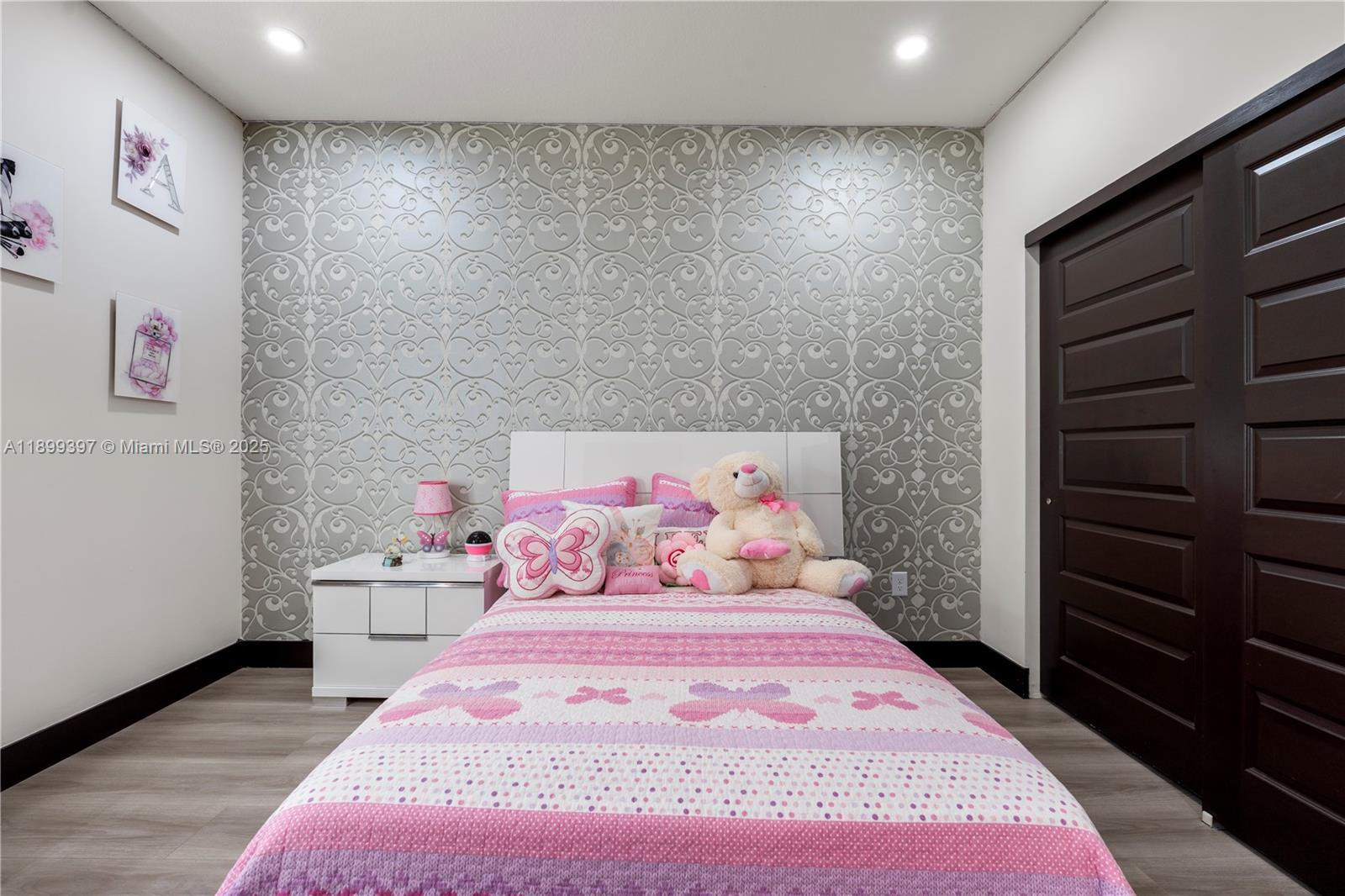 8975 NW 161st Ter Miami Lakes, FL 33018